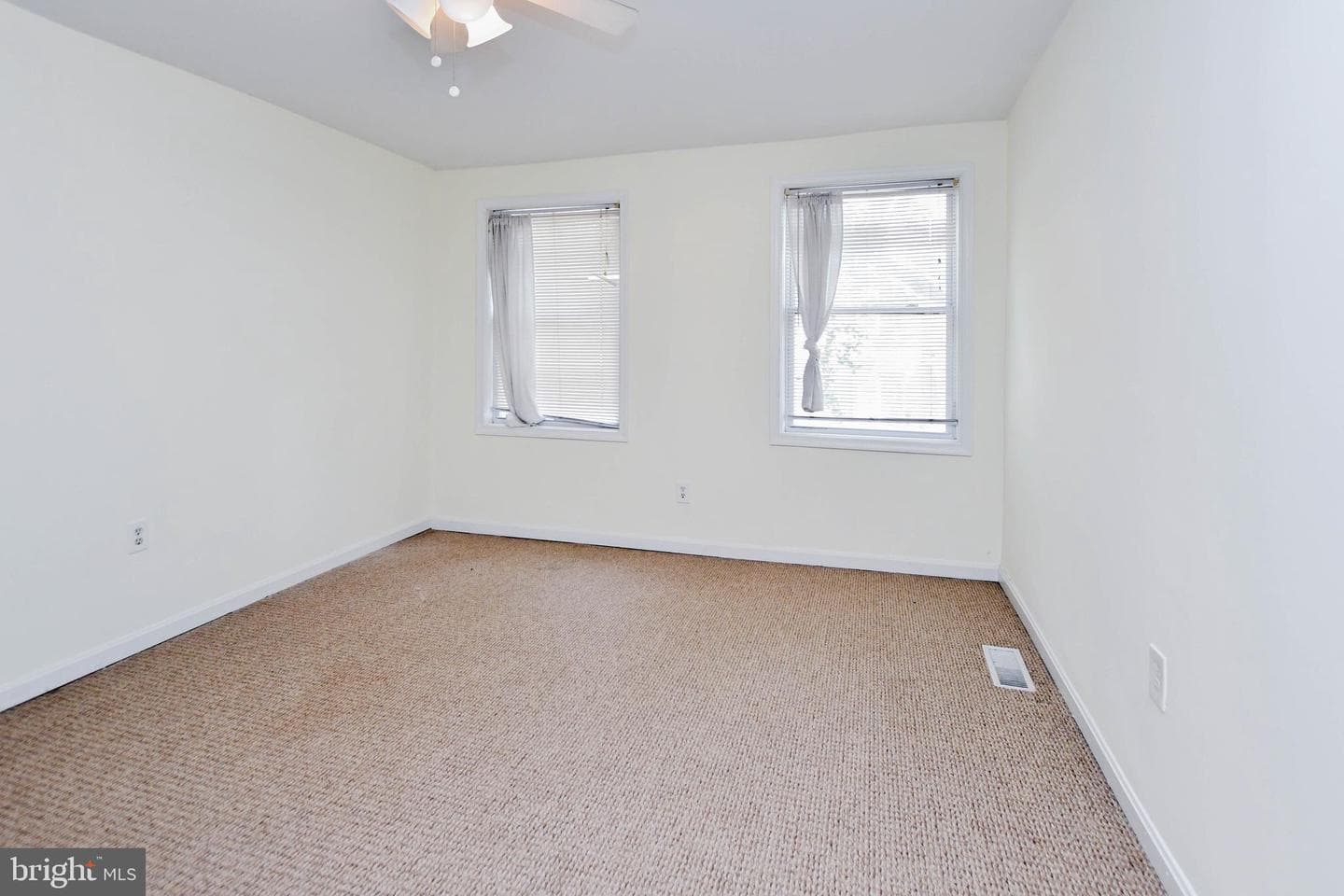 1651 Gales Street NE photo 18