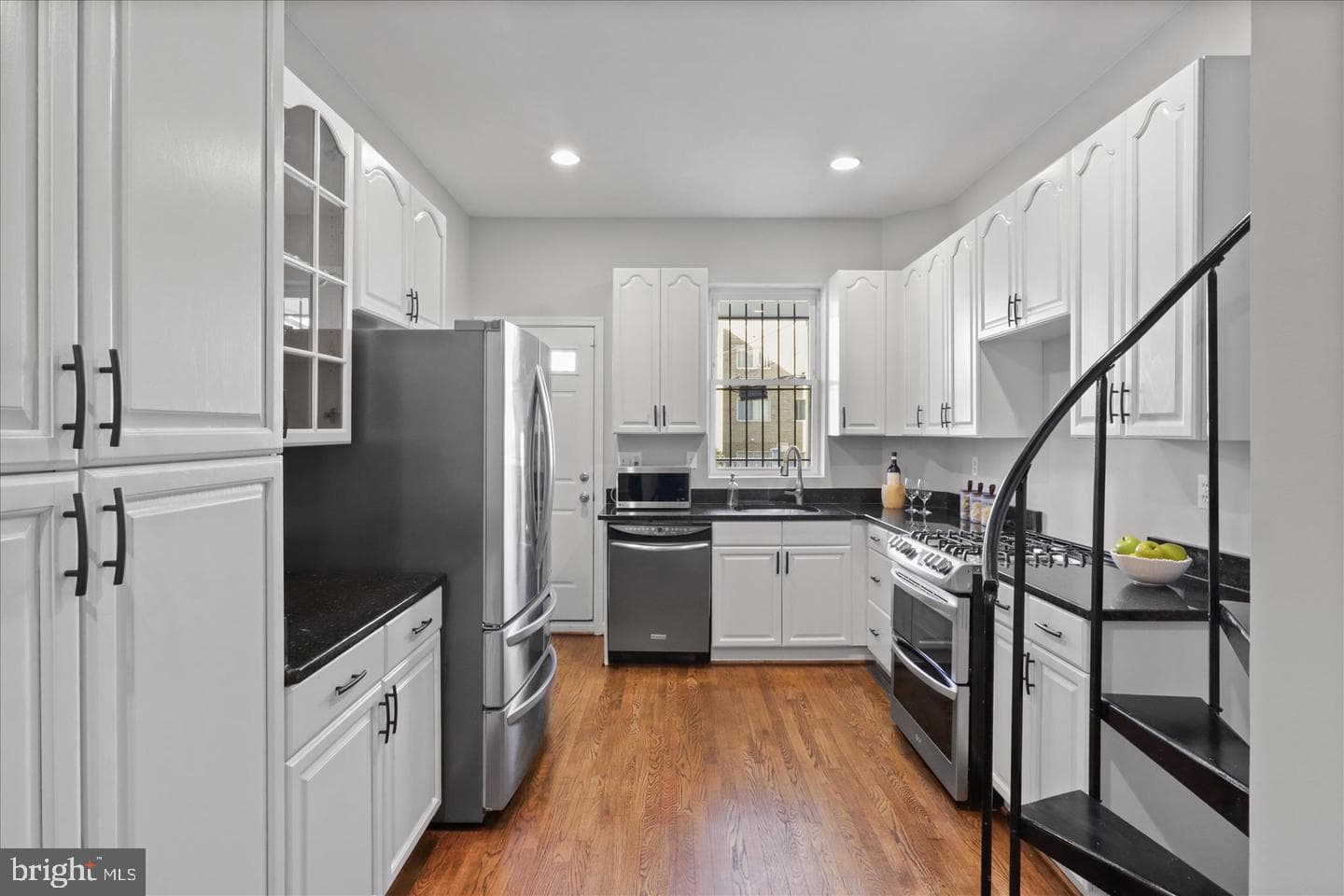 1327 Harvard Street NW photo 13