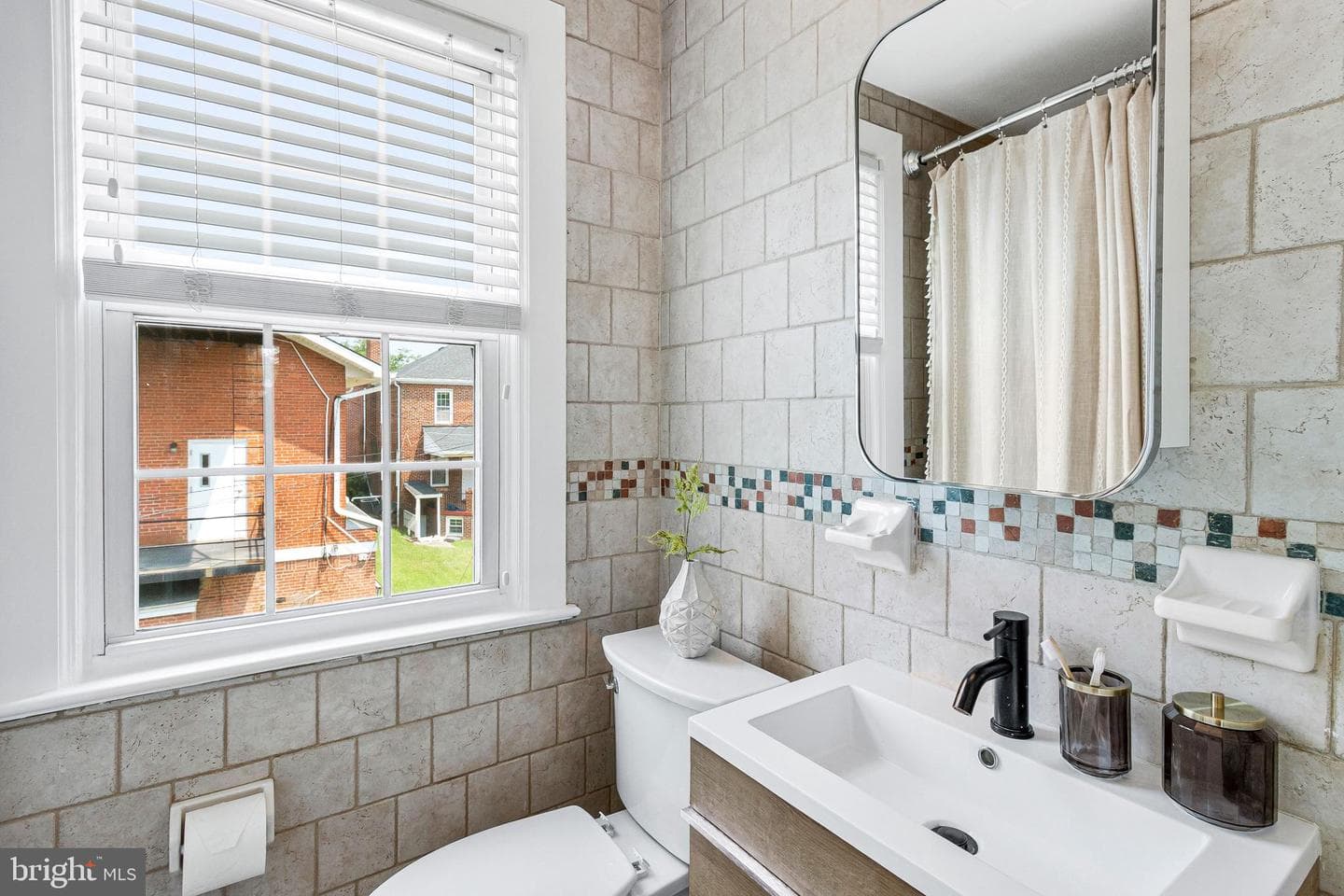 623 Tewkesbury Place NW photo 22