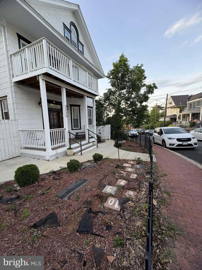 2239 Mount View Place SE photo 7