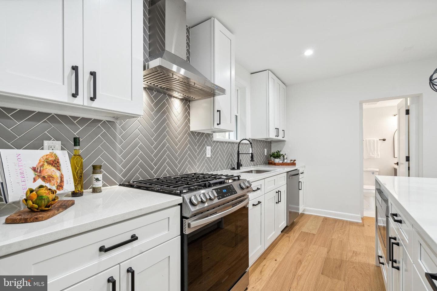 4509 Clark Place NW photo 9