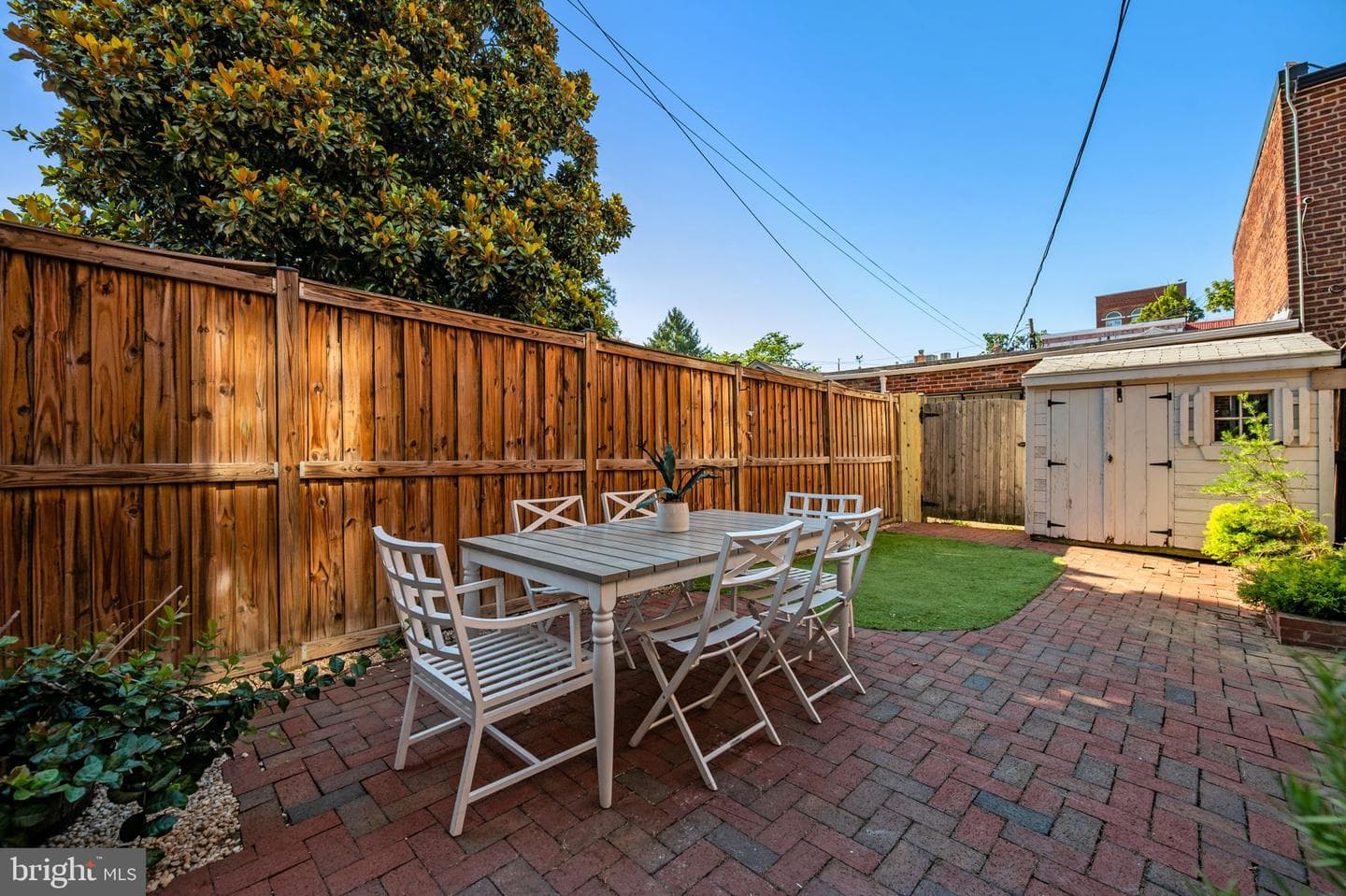633 Constitution Avenue NE photo 16