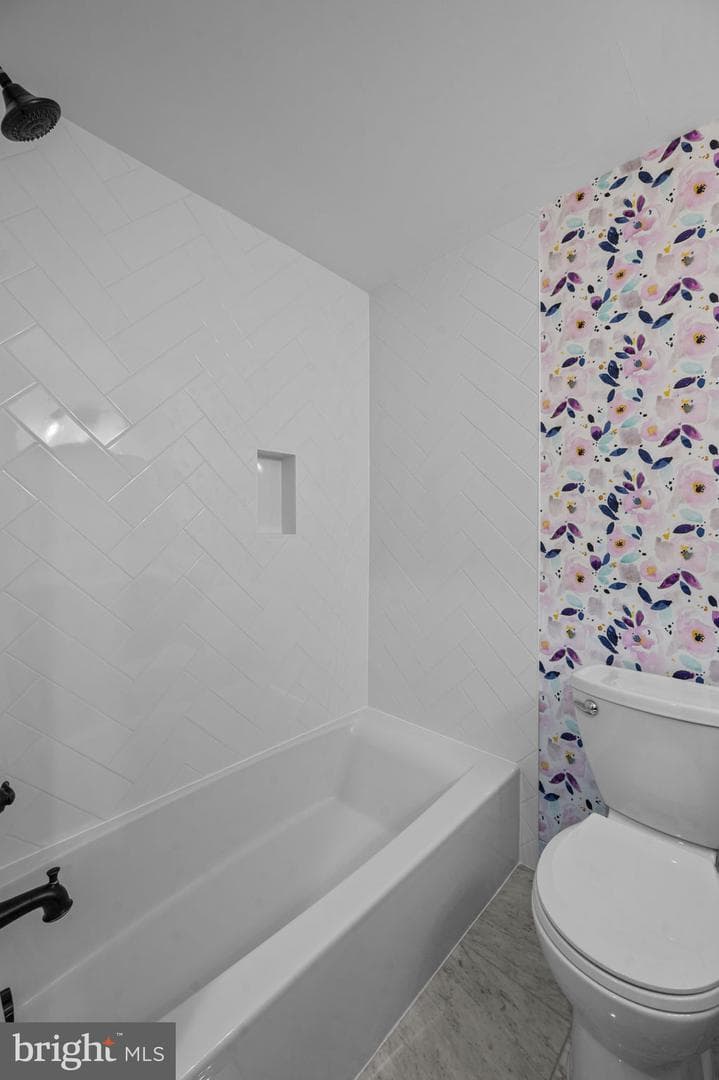 633 Constitution Avenue NE photo 34