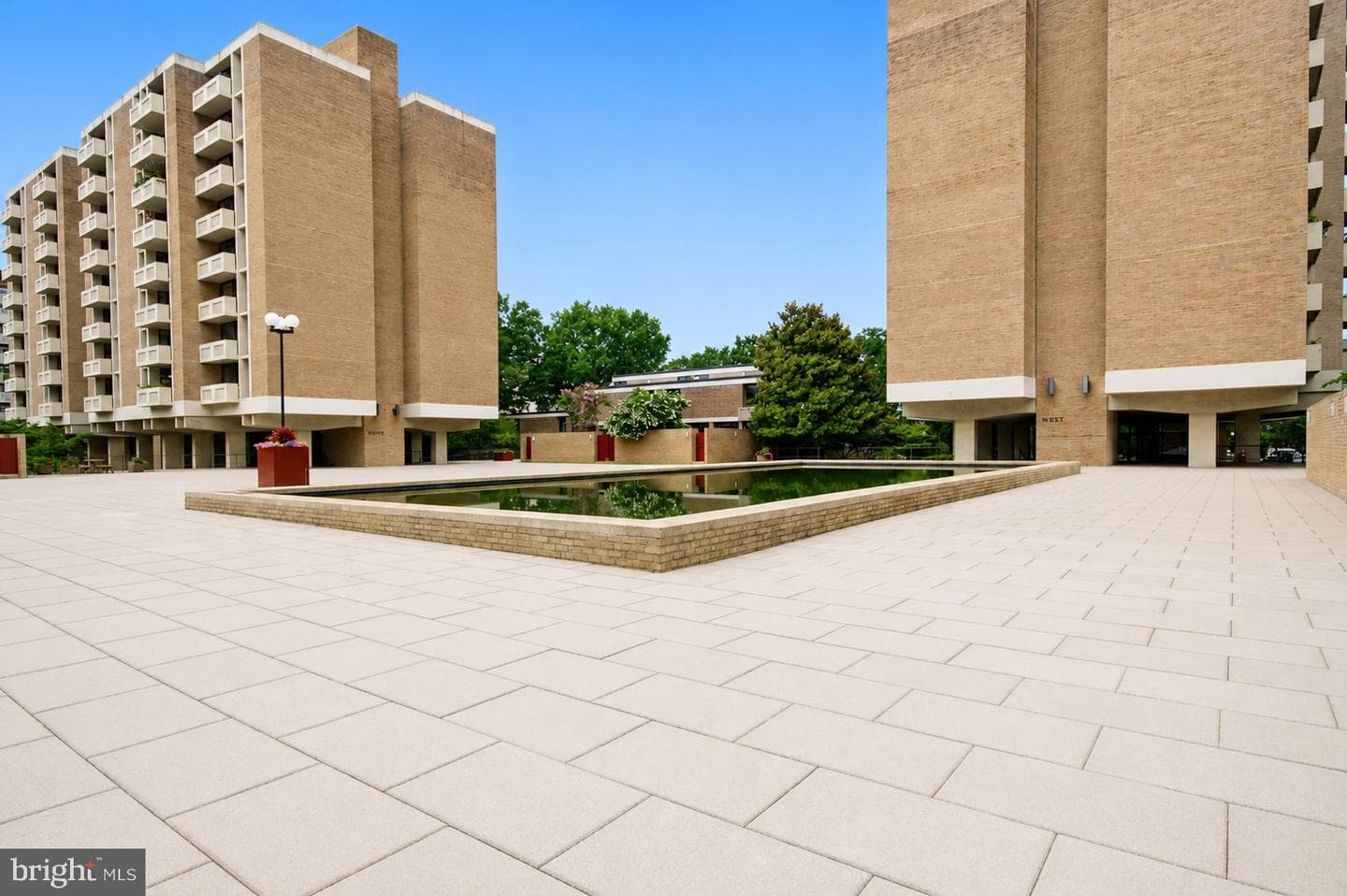 482 M Street SW photo 1