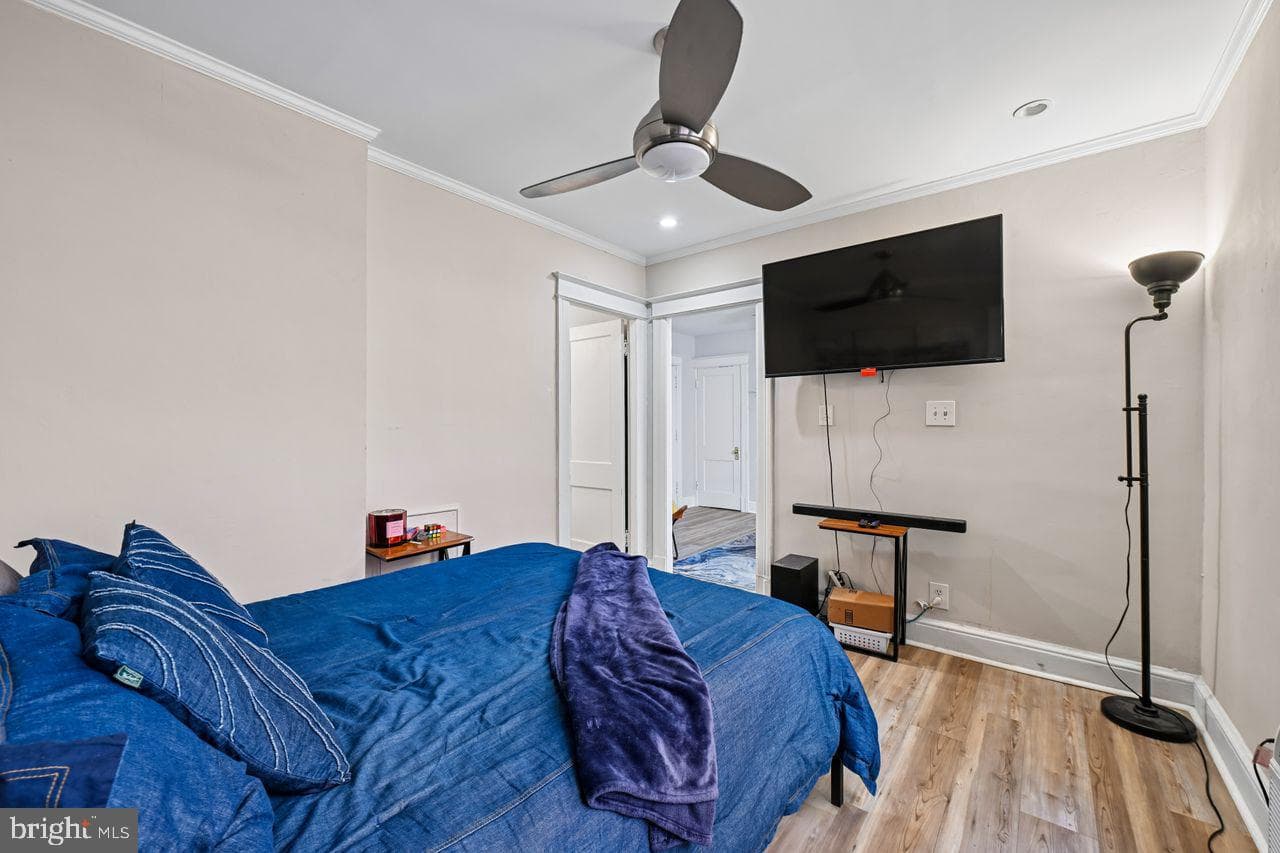 414 Seward Square SE #104 photo 16