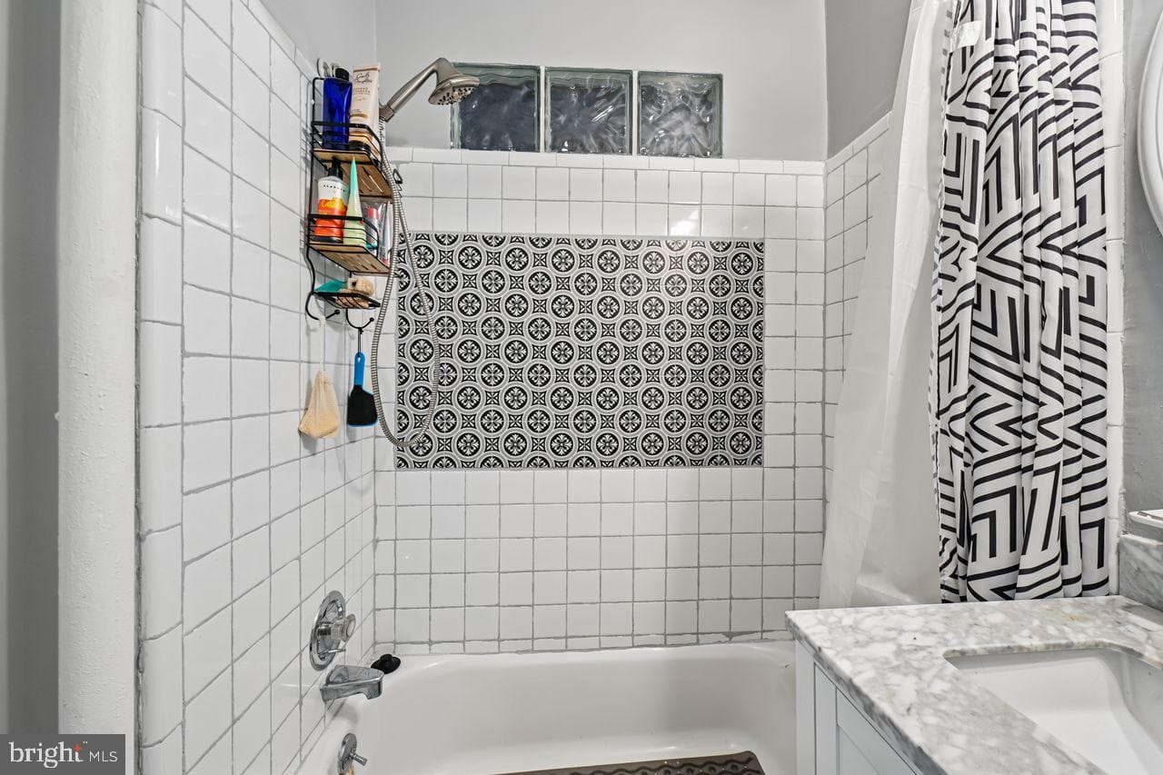 414 Seward Square SE #104 photo 19