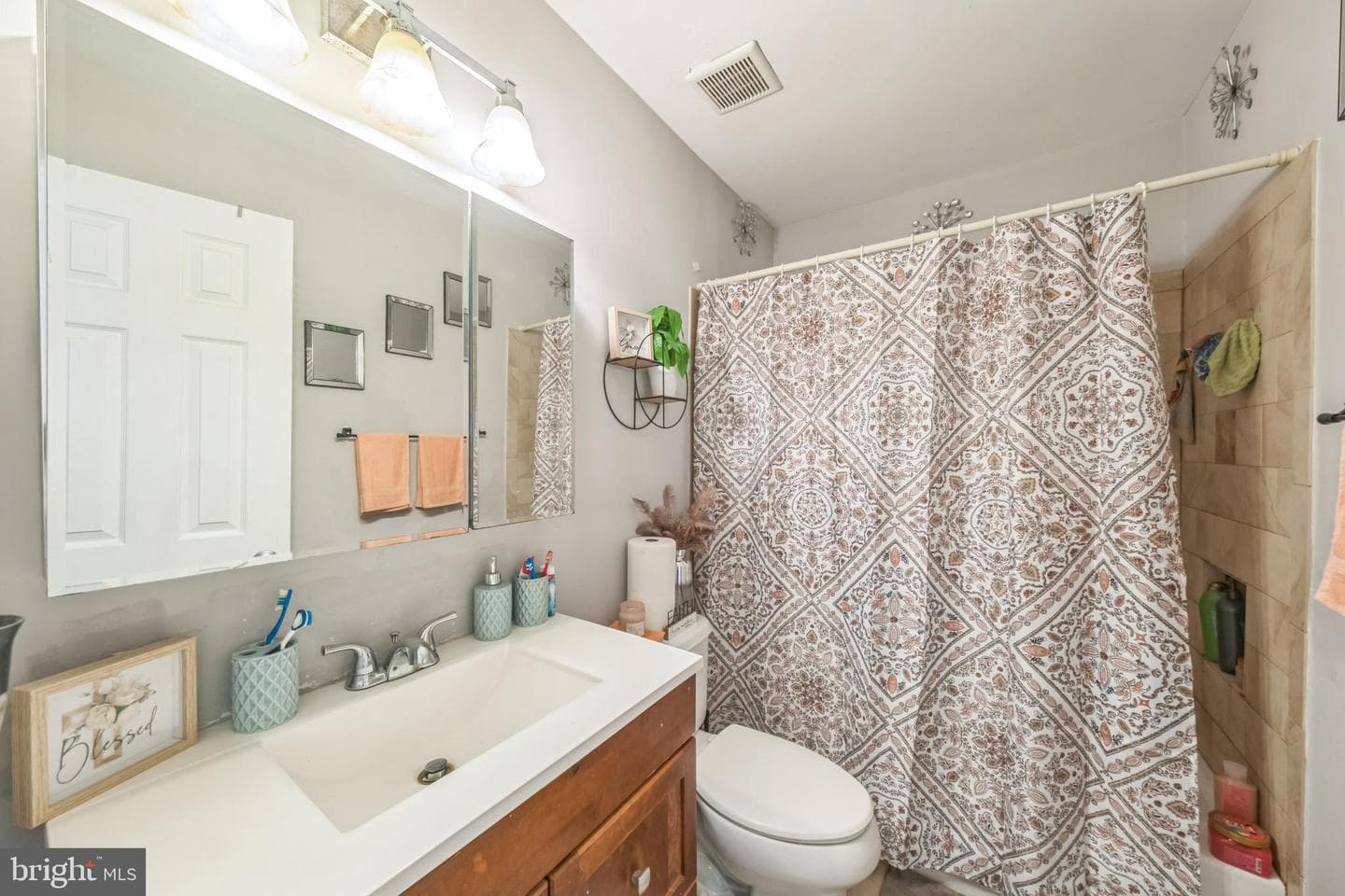 1142 Barnaby Terrace SE photo 10
