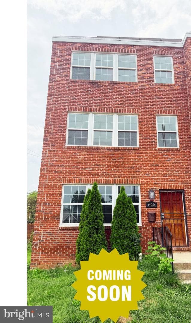 822 Eastern Avenue NE photo 1