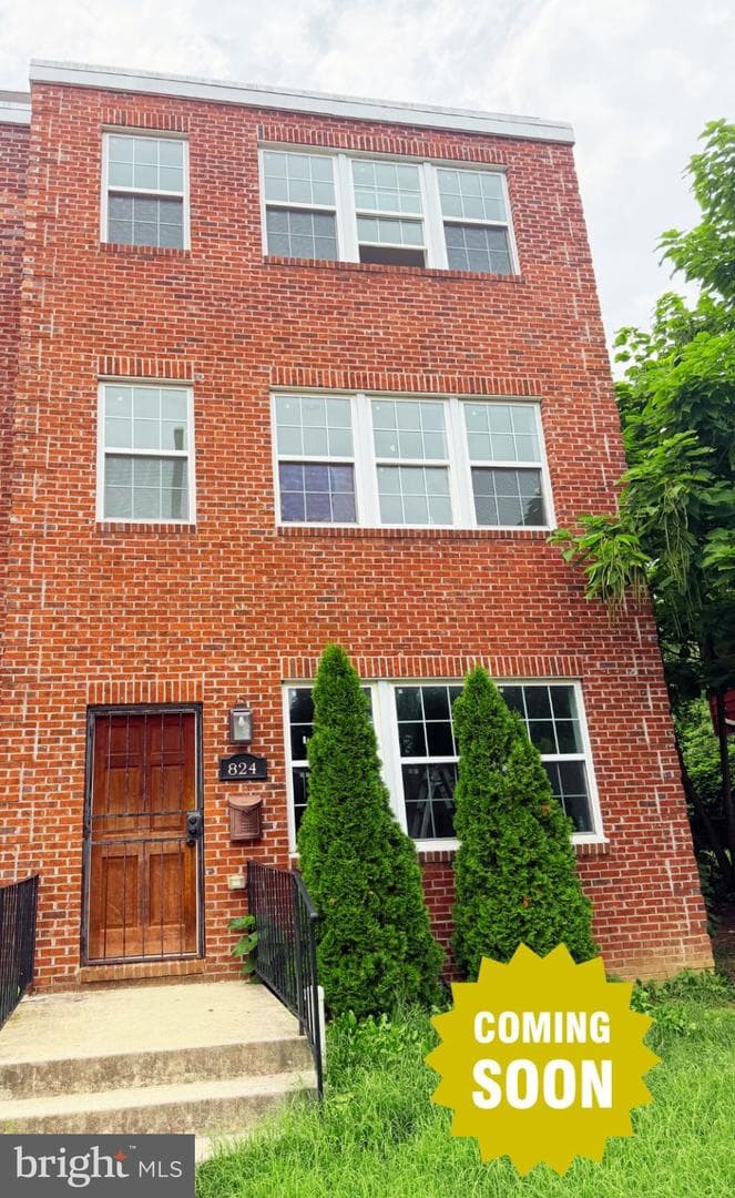 824 Eastern Avenue NE photo 1