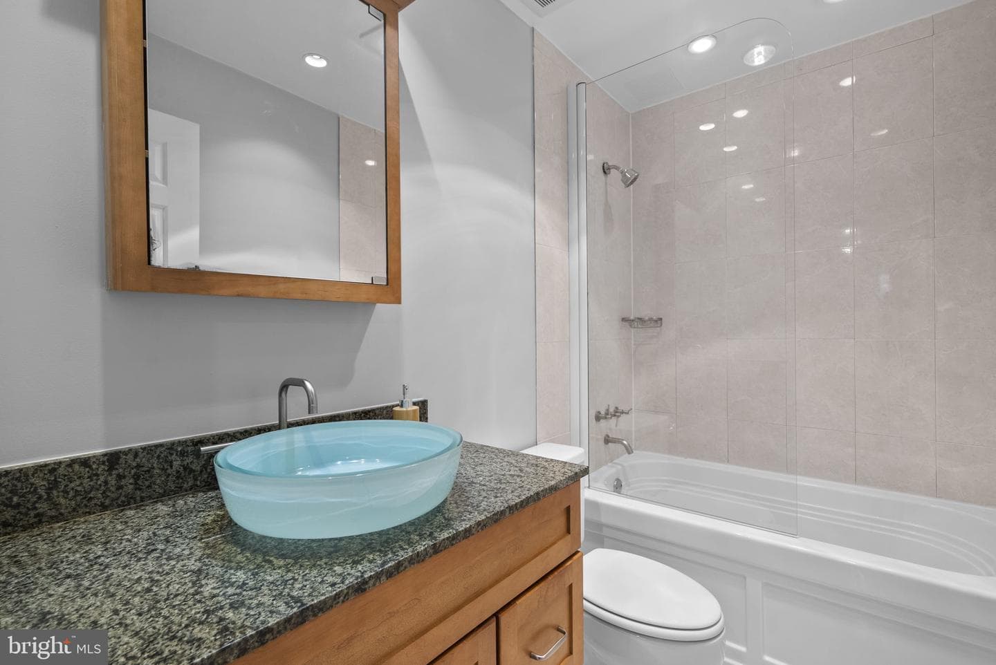 3203 Sutton Place NW #c photo 25