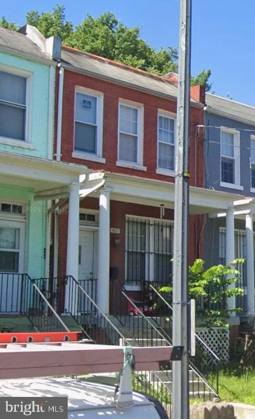 1607 U Street SE photo 2