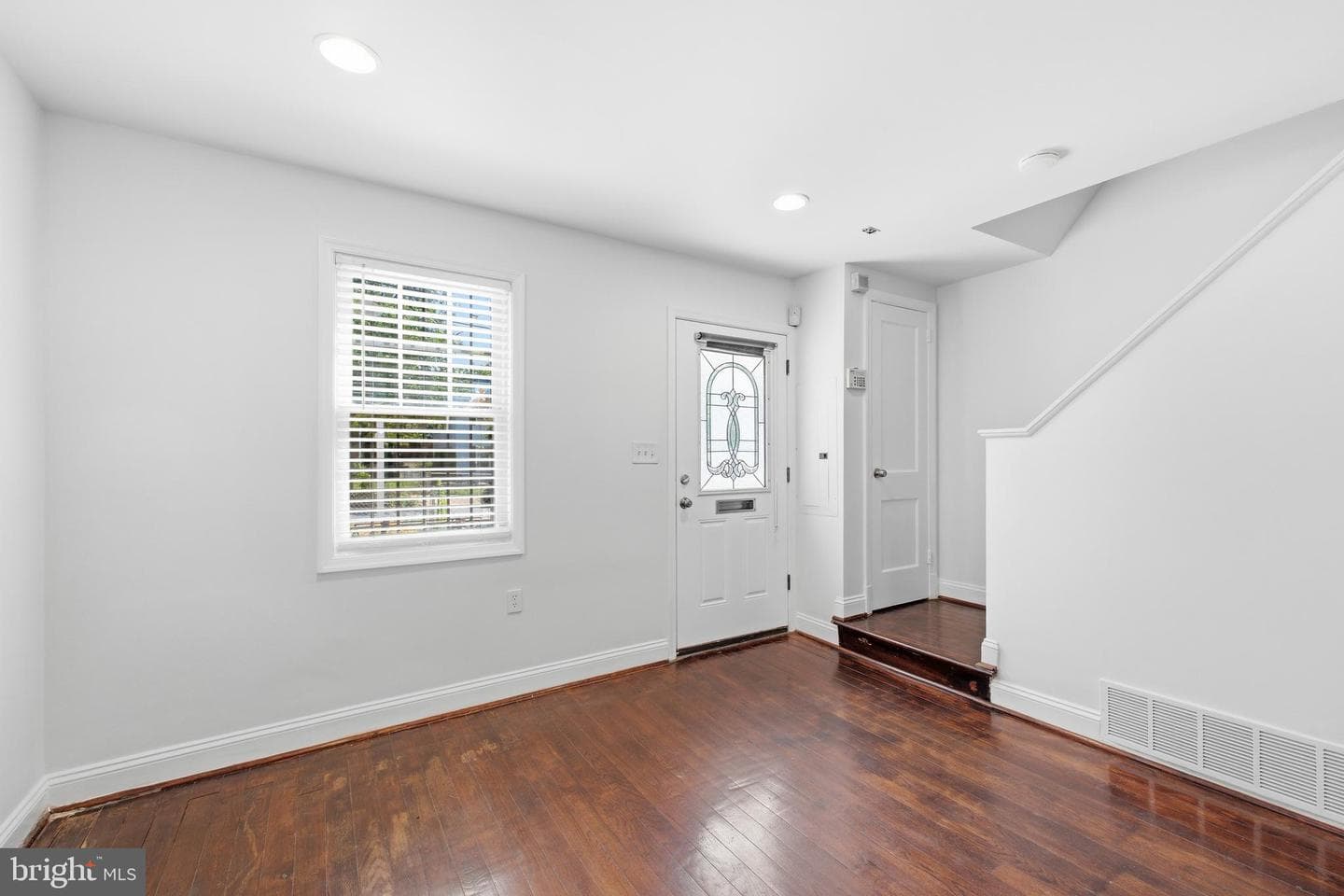 4802 B Street SE photo 3