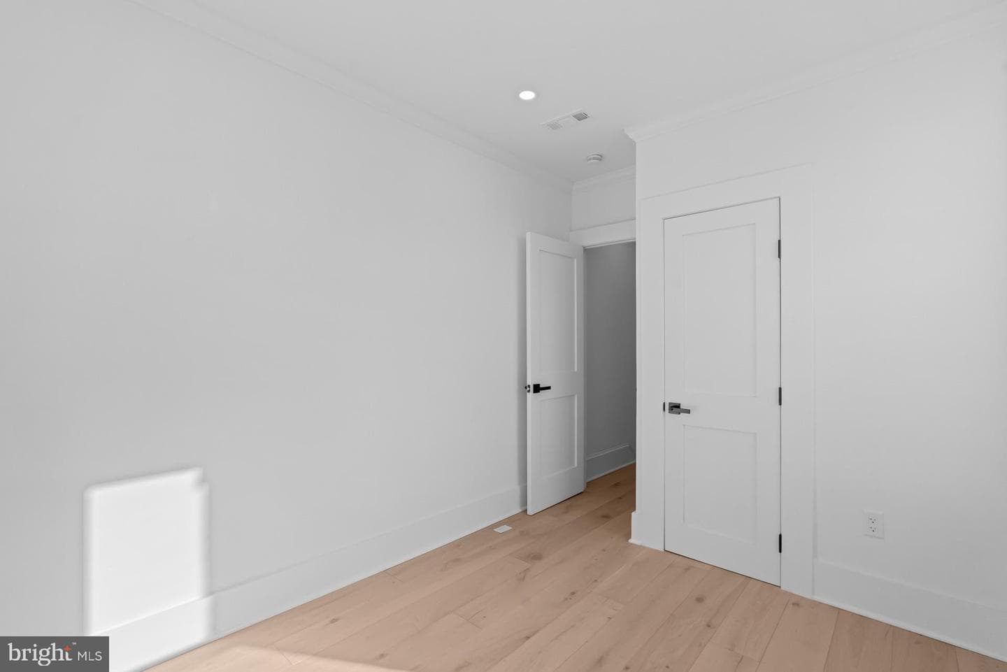 939 Shepherd Street NW photo 27