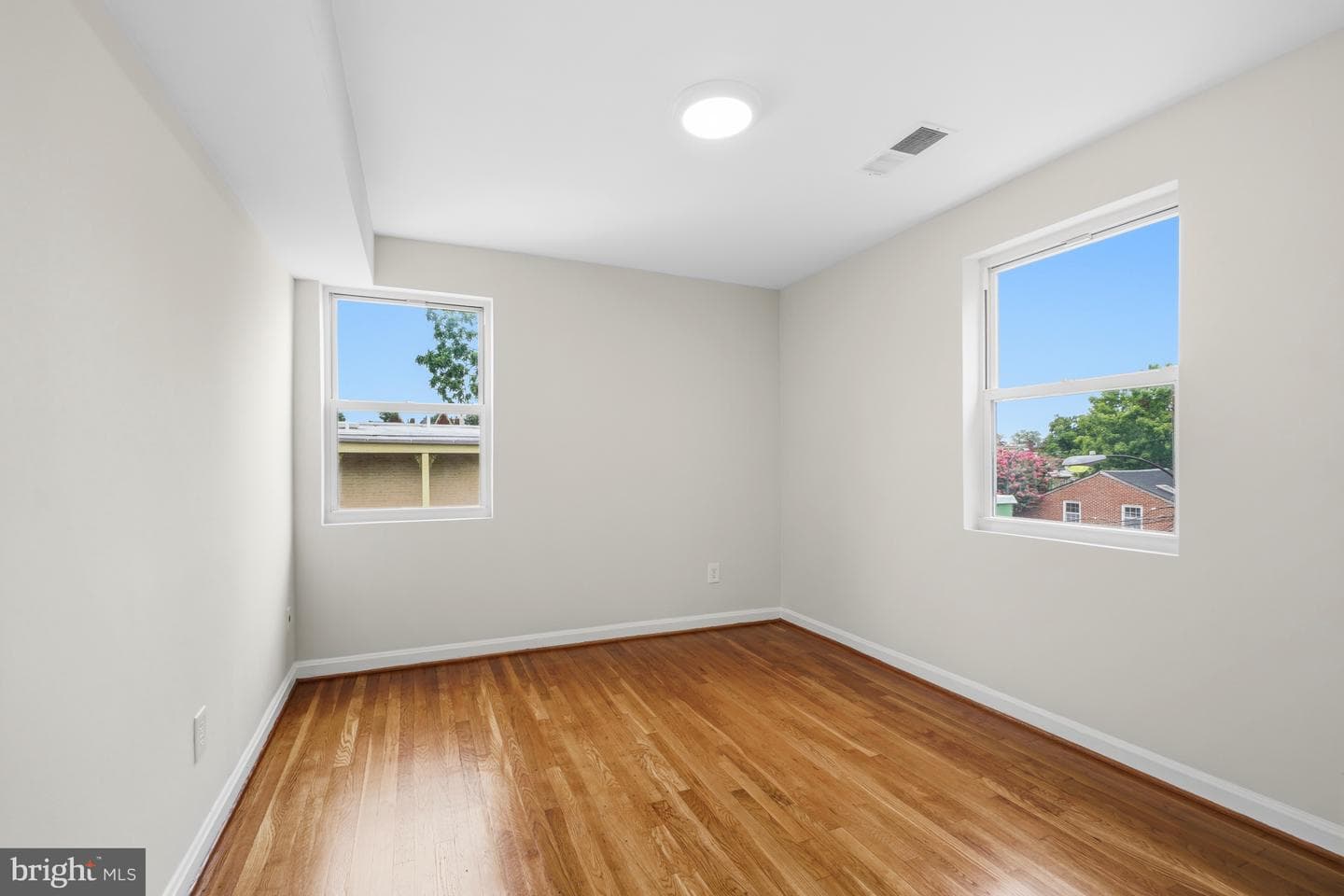 626 Independence Avenue SE #304 photo 25