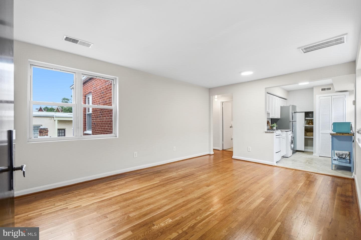 626 Independence Avenue SE #304 photo 3