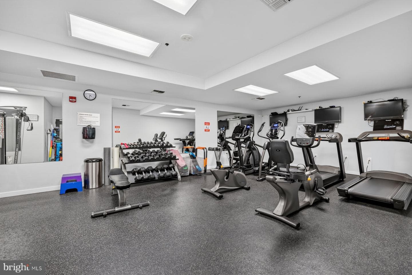 3883 Connecticut Avenue NW #206 photo 27