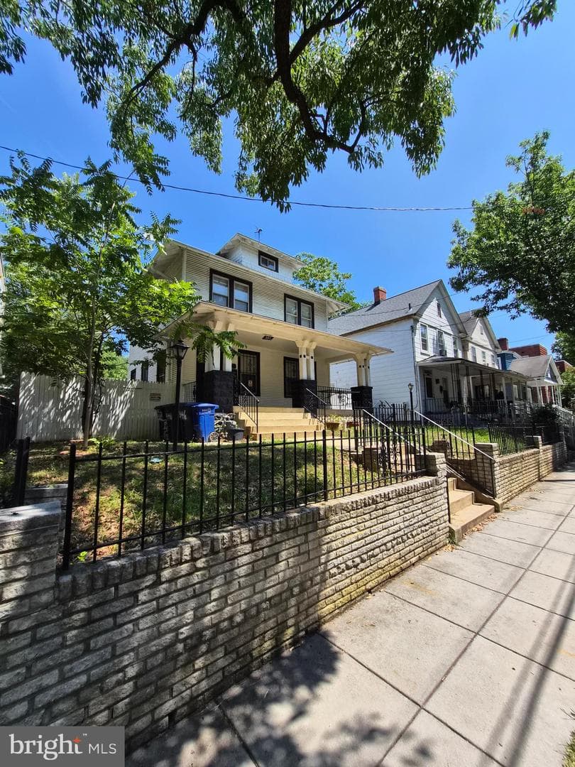 346 Raleigh Street SE photo 4