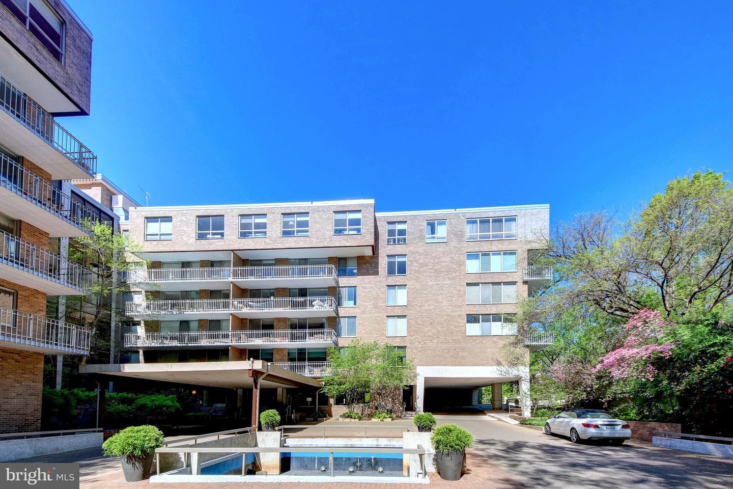 4100 Cathedral Avenue NW #805 photo 1