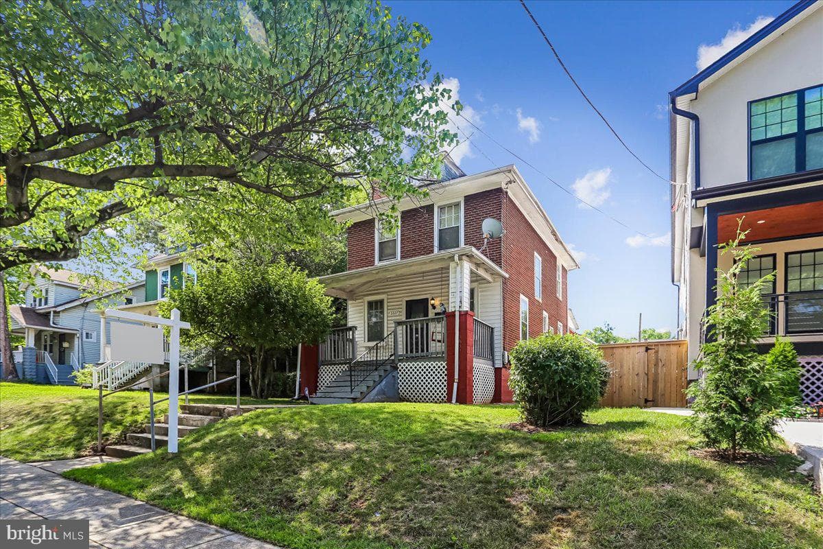 2227 Newton Street NE photo 1