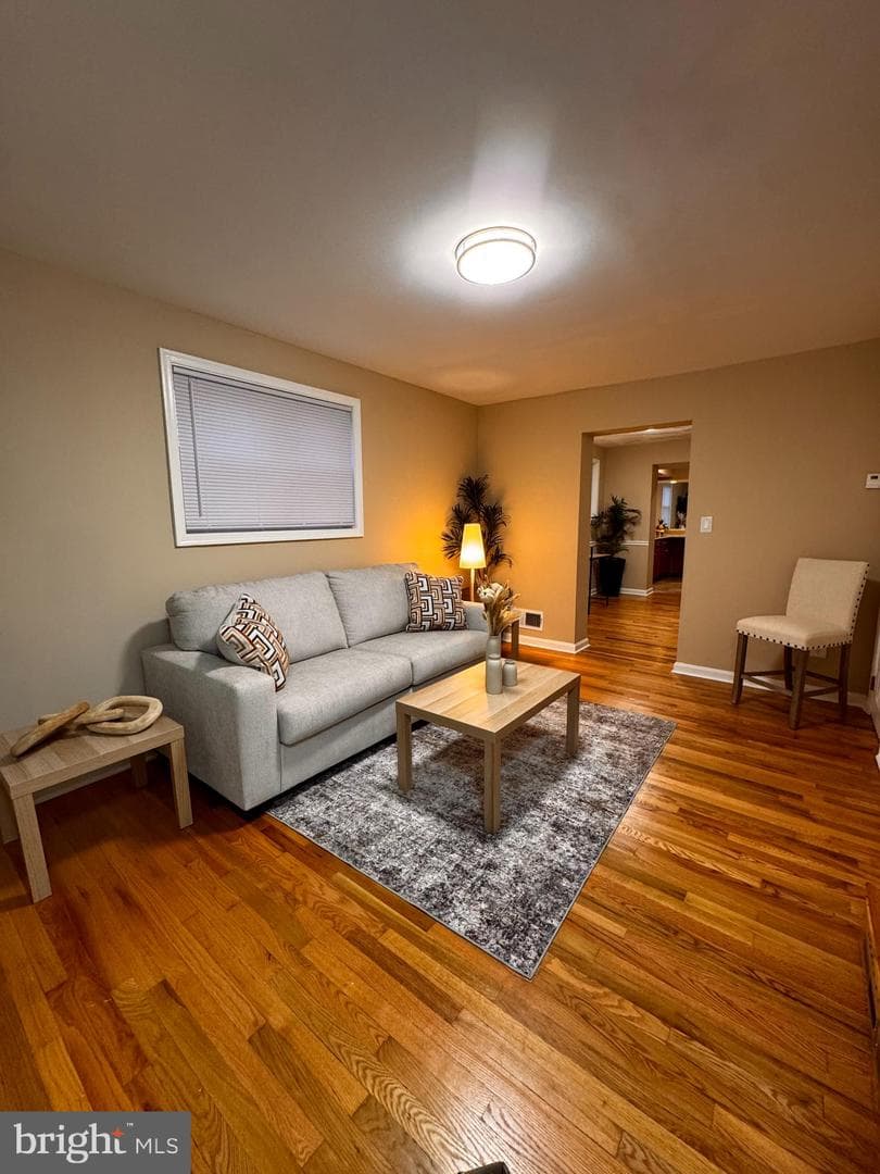 1711 Newton Street NE photo 1