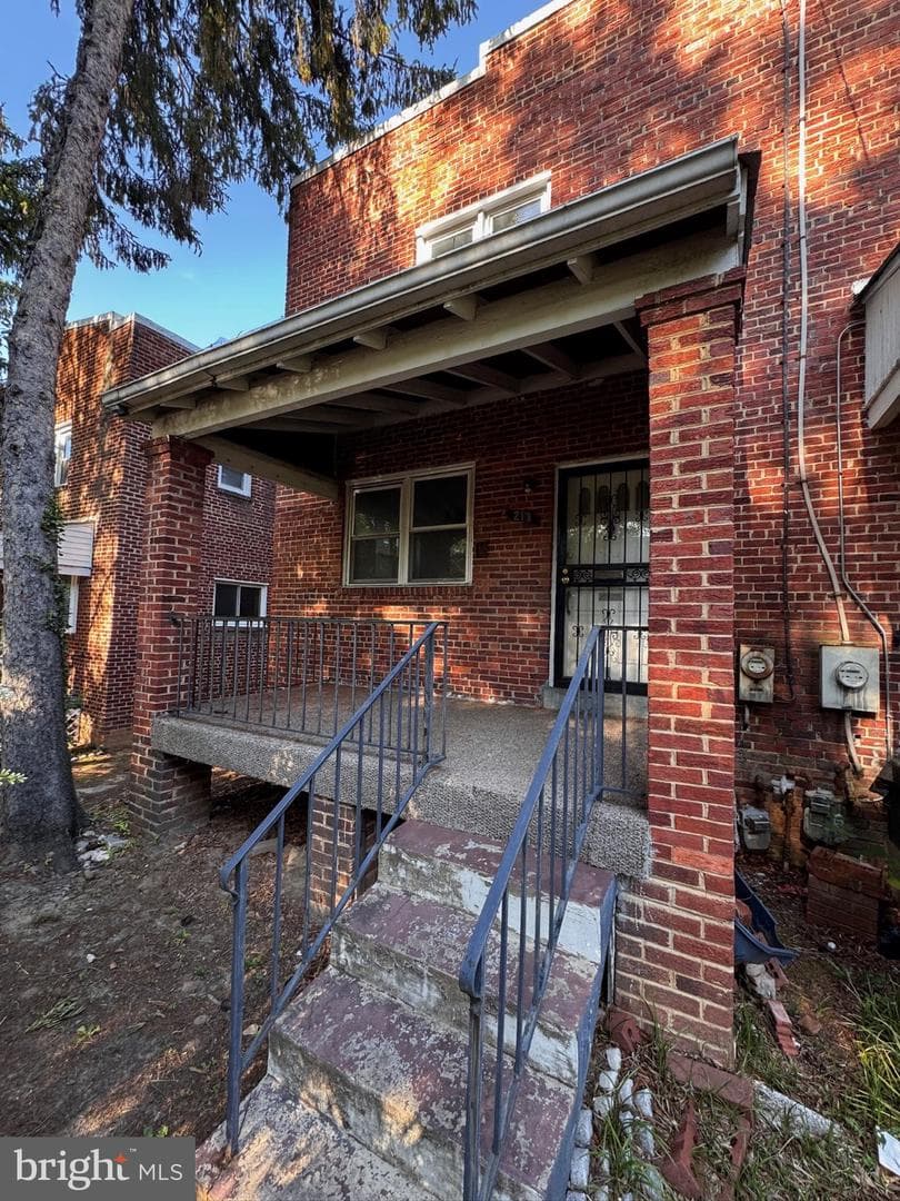 211 49th Street NE photo 1