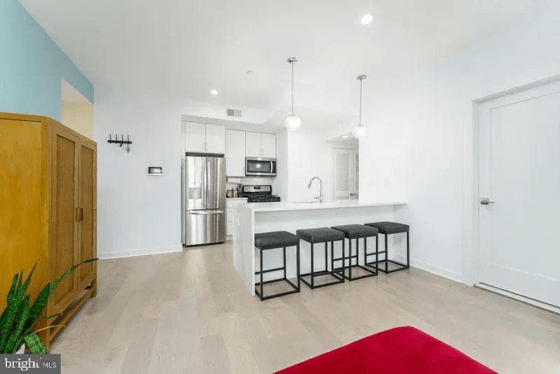 1019 17th Place NE #401 photo 1