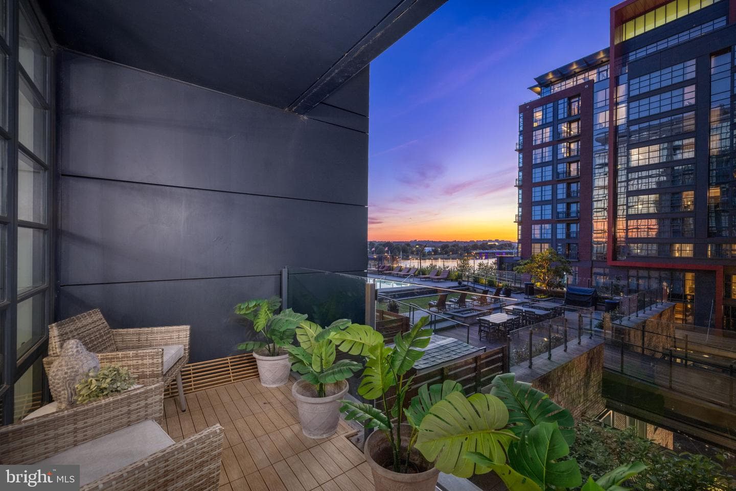 45 Sutton Square SW #406 photo 1
