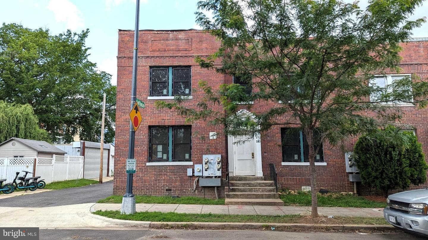 414 18th Street NE photo 1