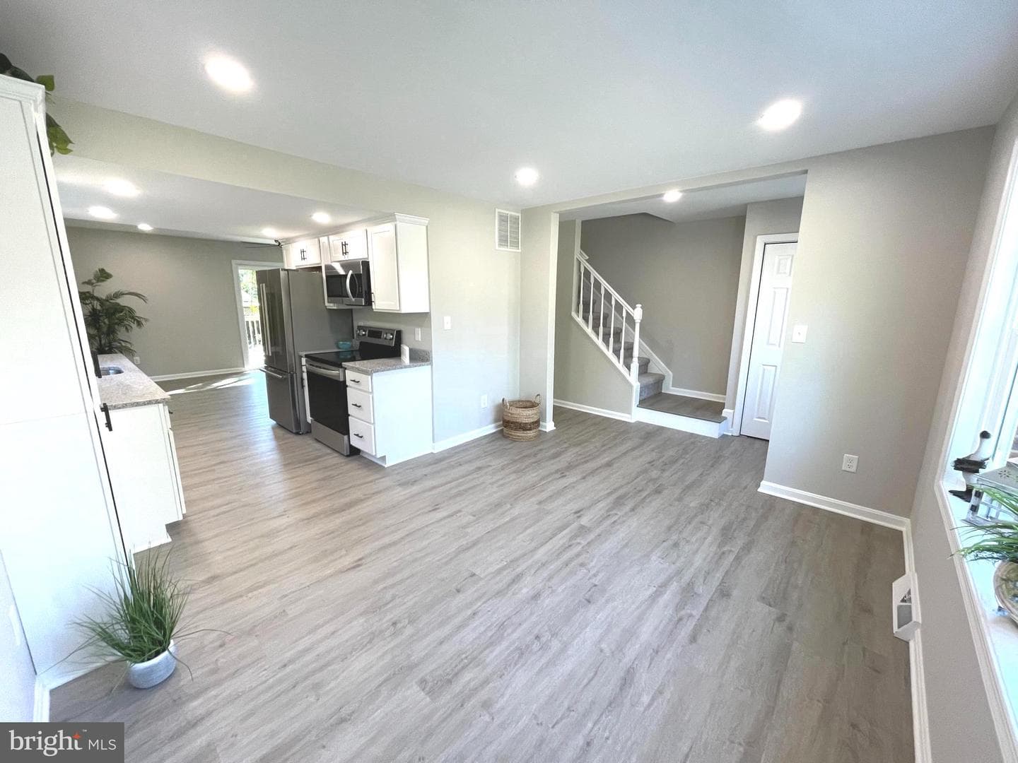 421 Broadwater Road photo 2