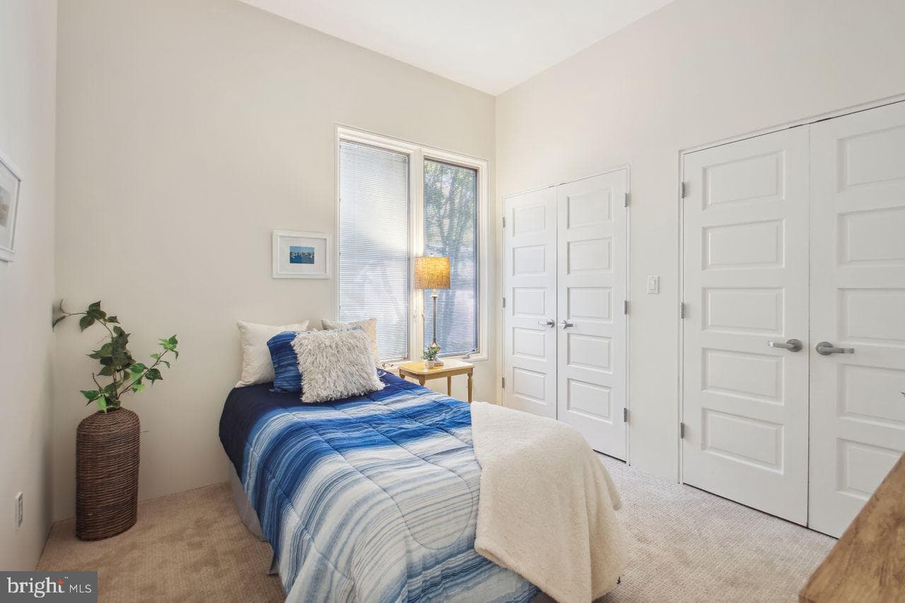 1158 Goldfinch Lane photo 31