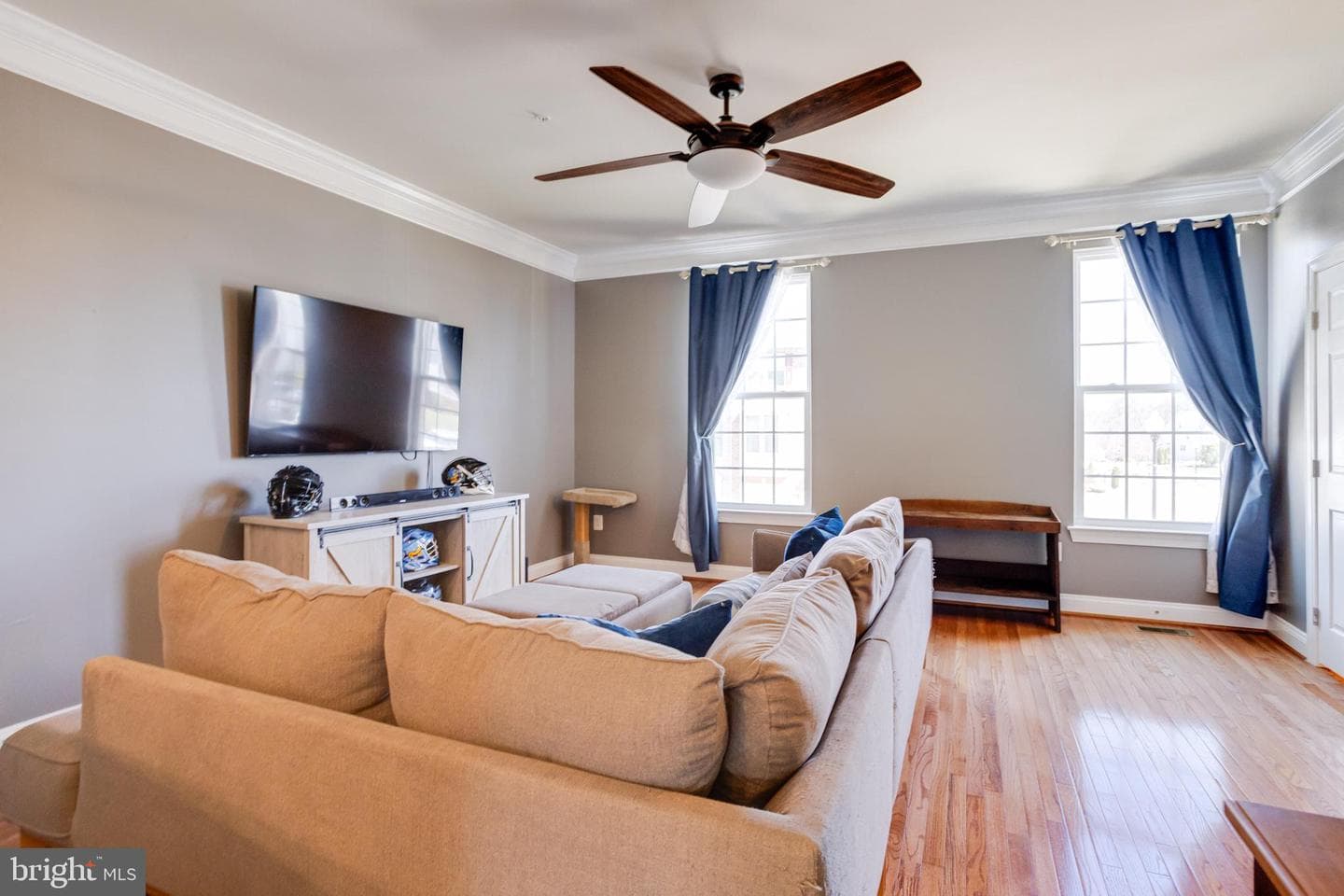 7674 Timbercross Lane photo 14