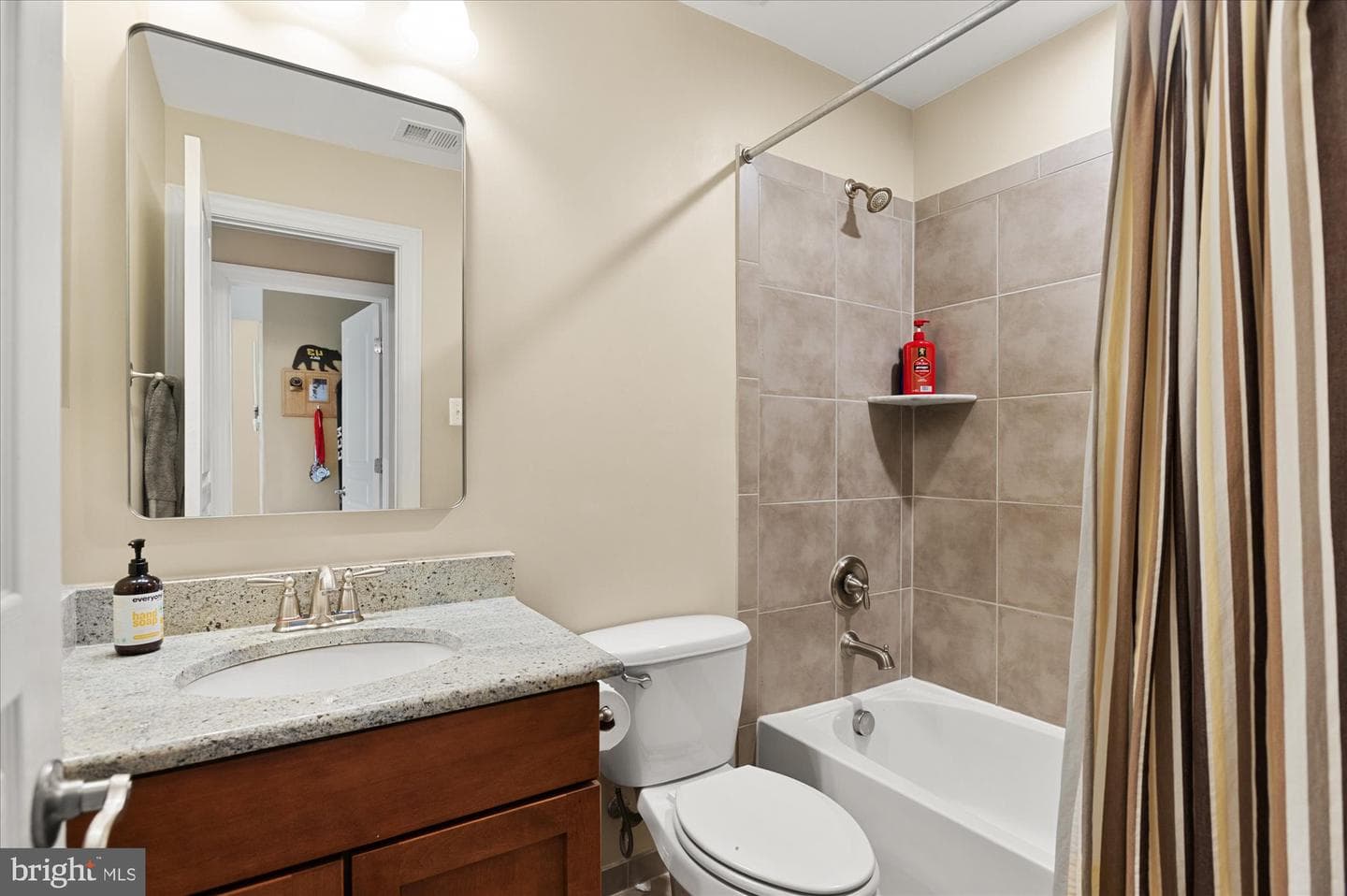 1410 Triton photo 40