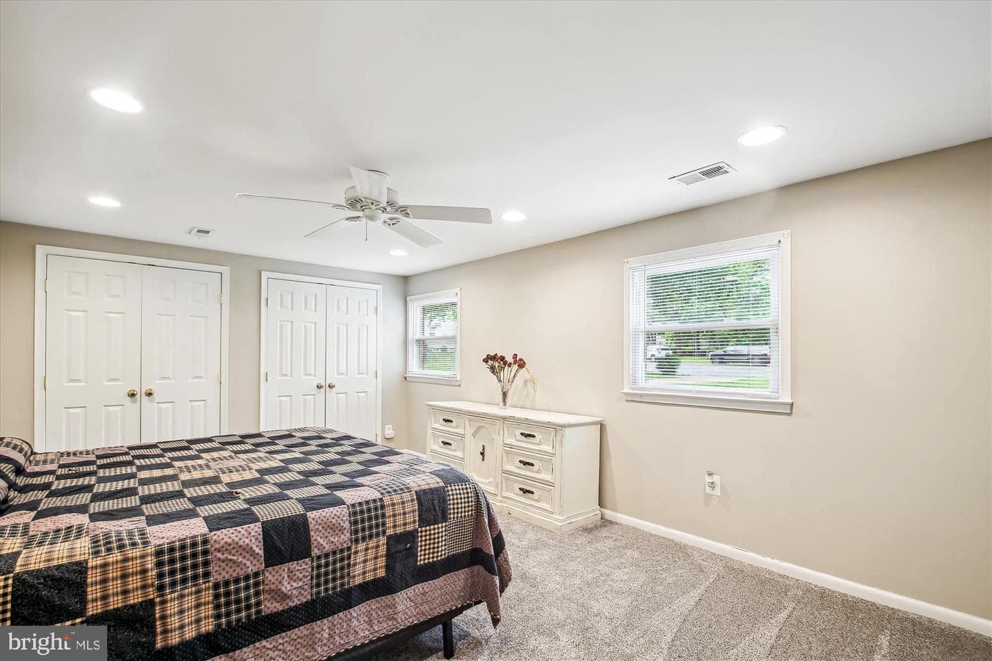 992 Seville Court photo 28