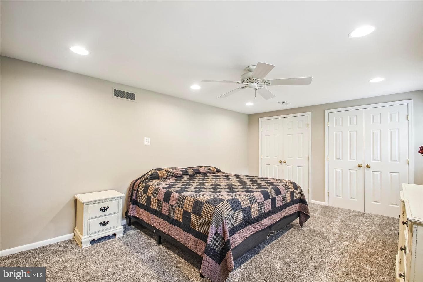 992 Seville Court photo 30