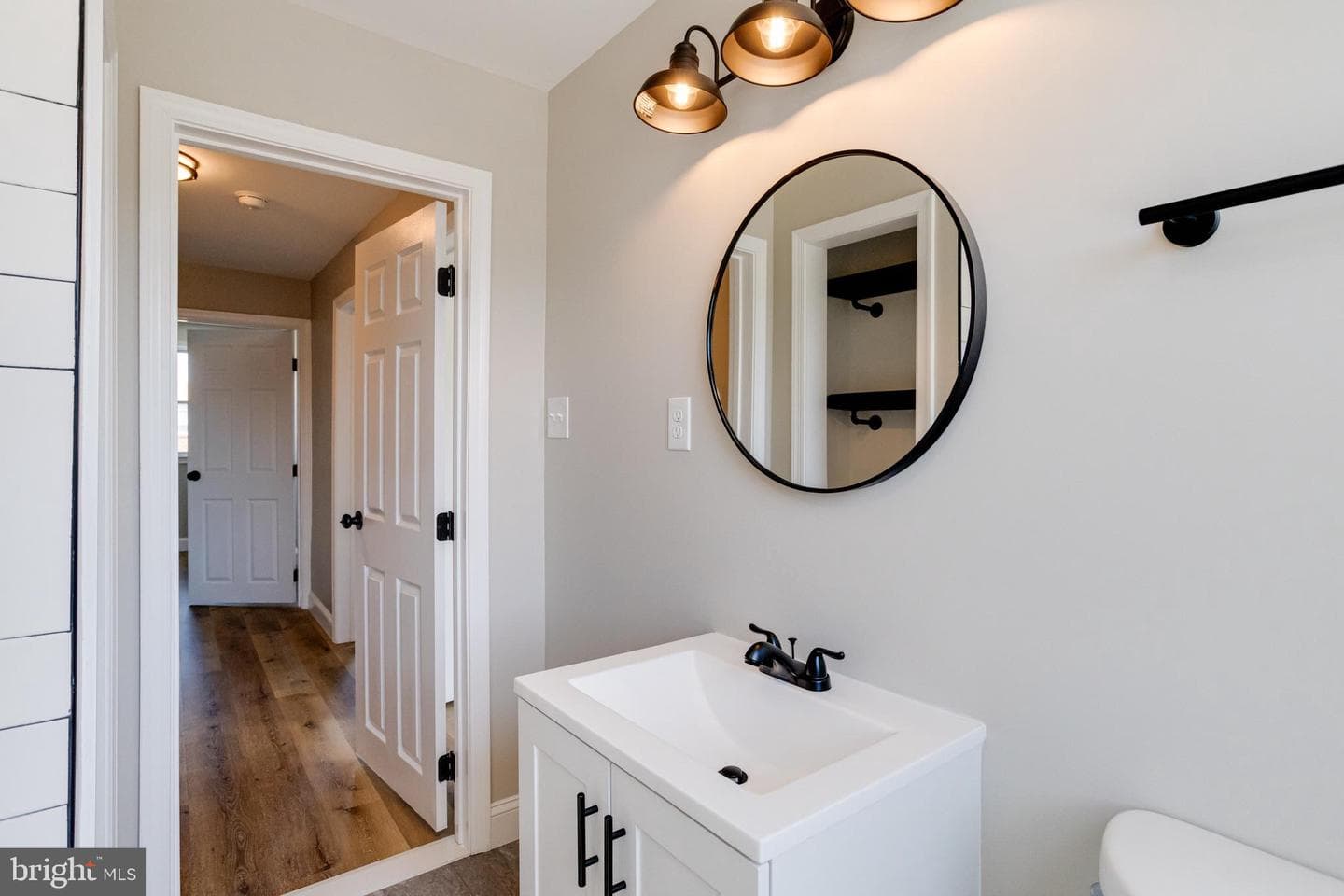 319 Arden Road W photo 28