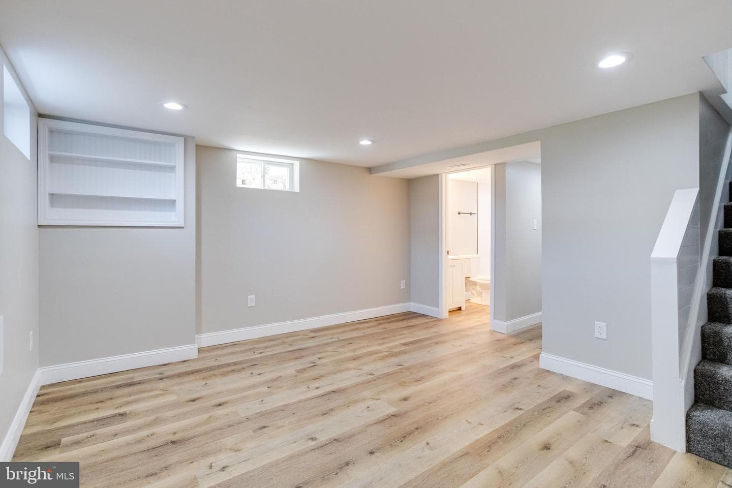 319 Arden Road W photo 31