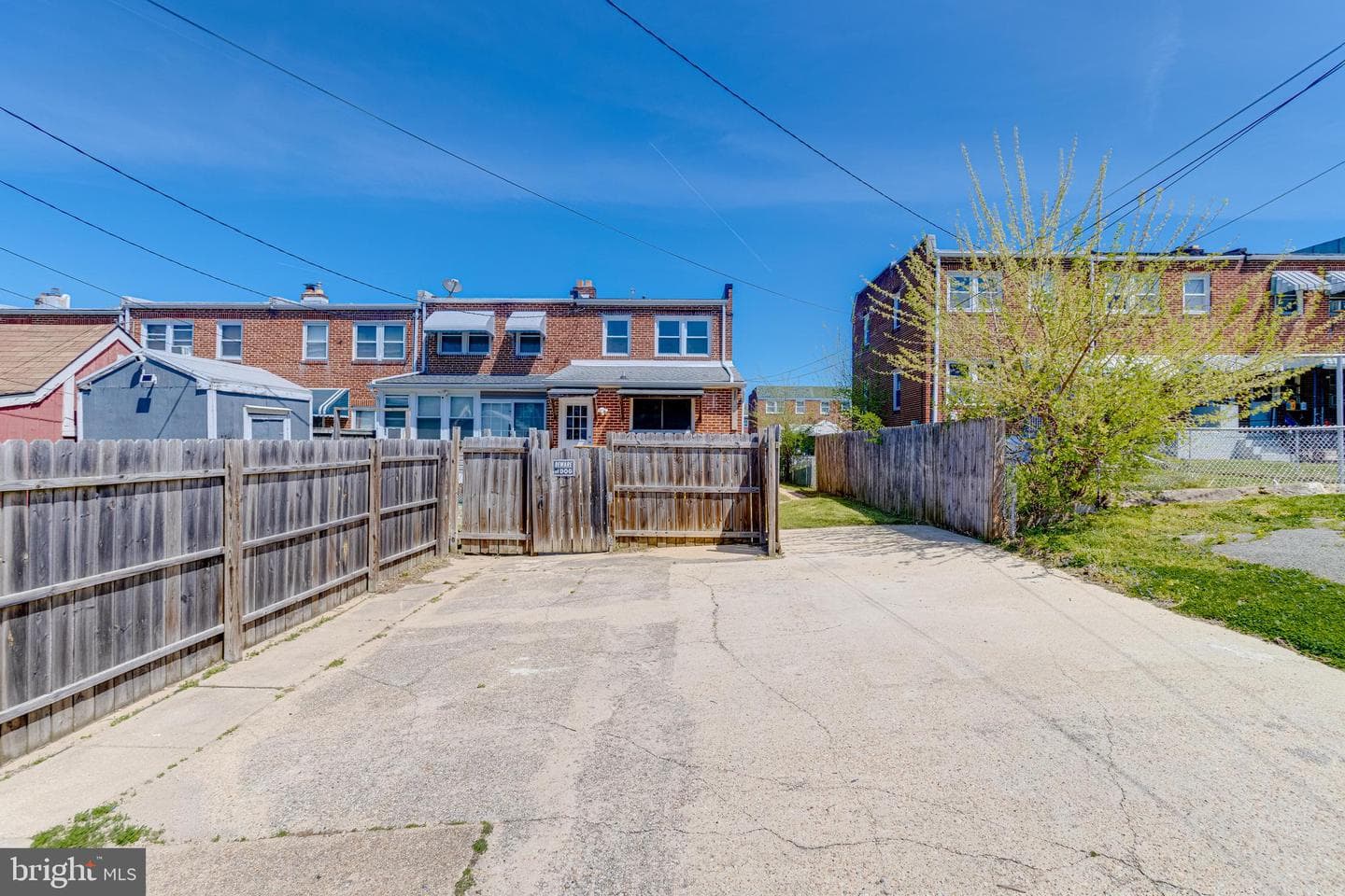 319 Arden Road W photo 38