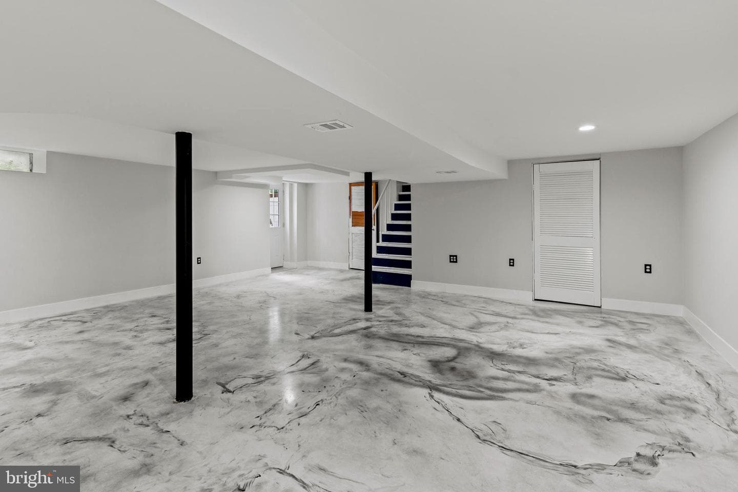 107 Phelps Avenue photo 24