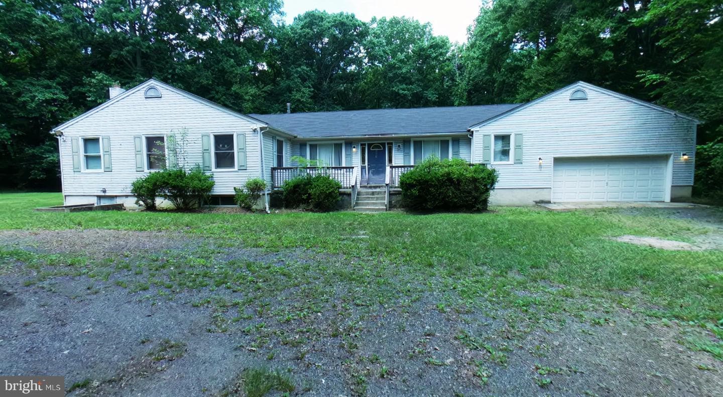 2667 Evergreen Road photo 1