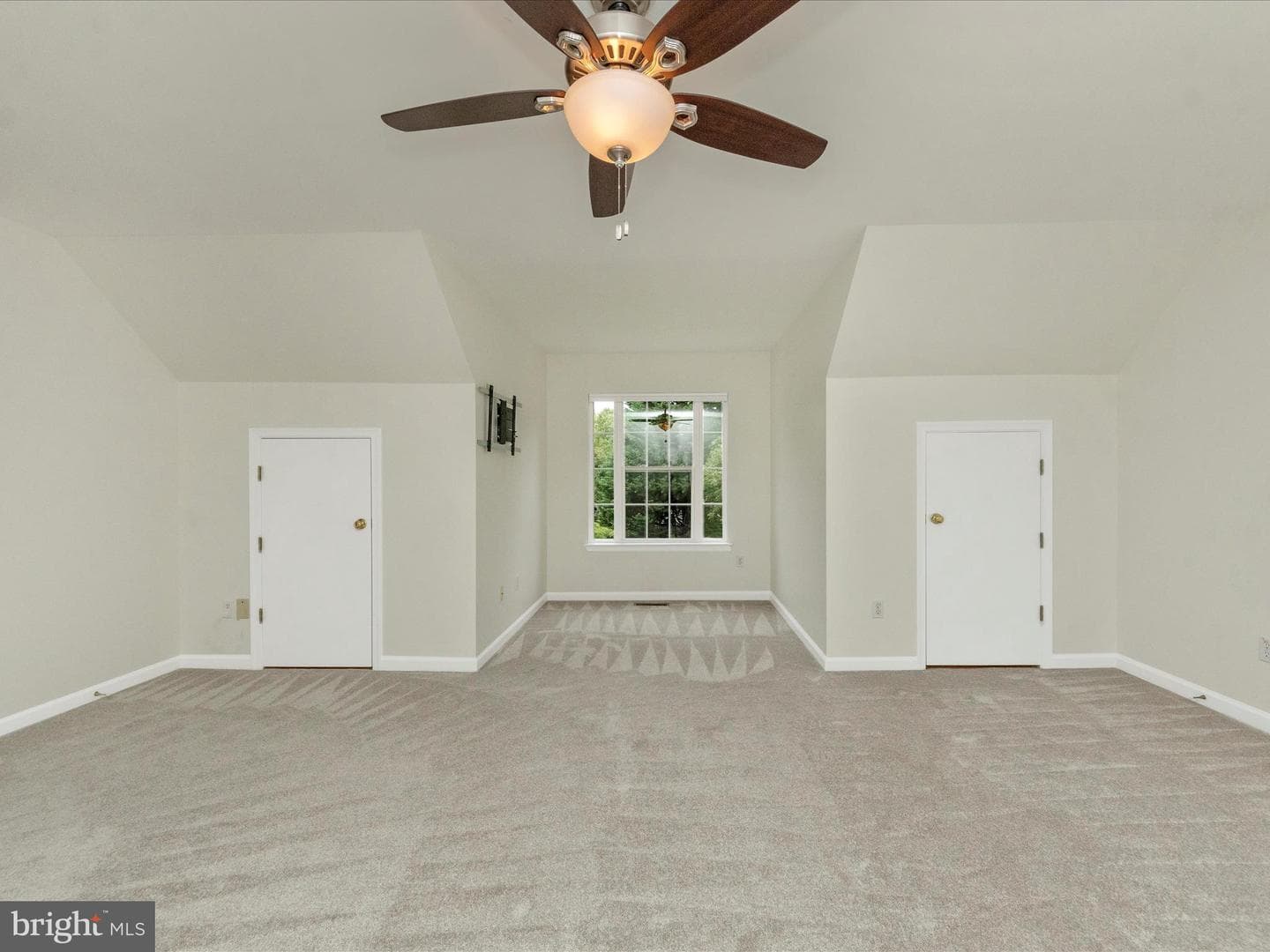 105 Hillsmere Court photo 25