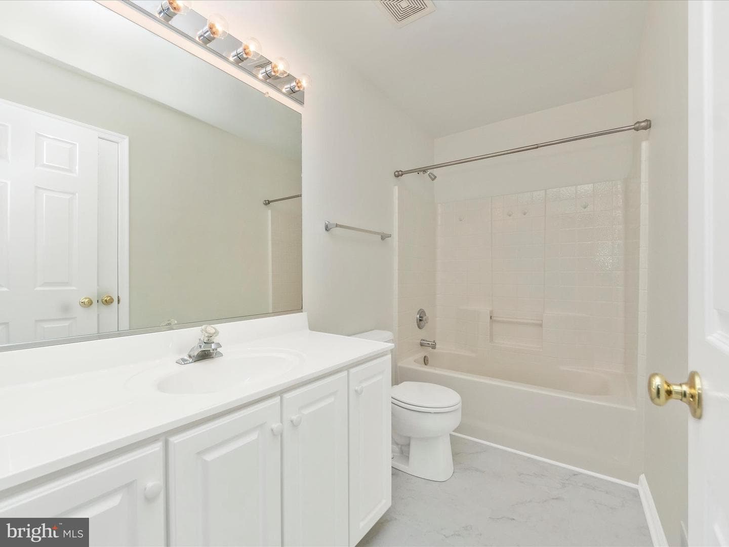 105 Hillsmere Court photo 34