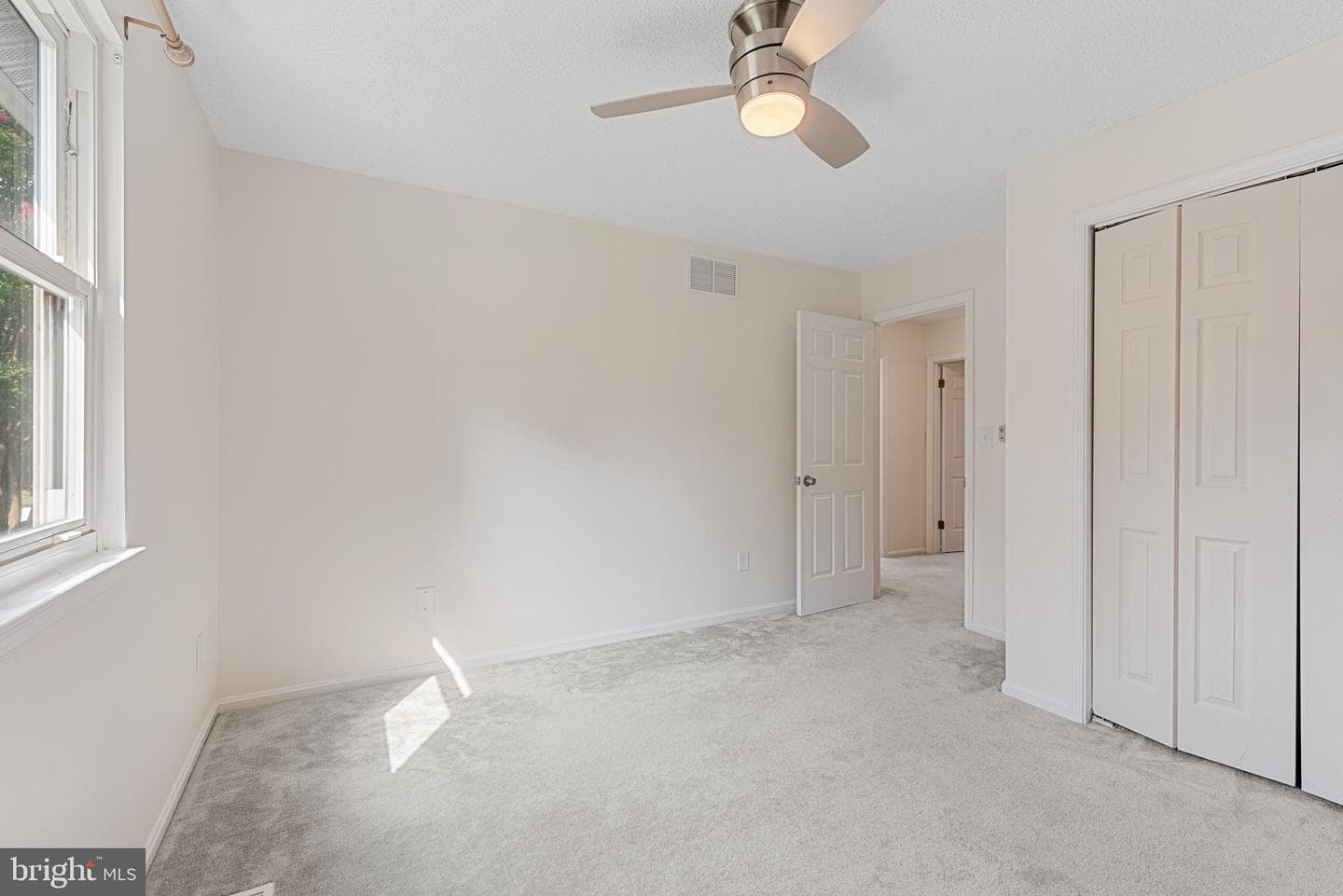 954 Seahorse Court photo 8