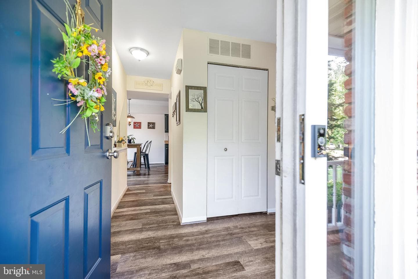 785 Blenheim Court photo 2