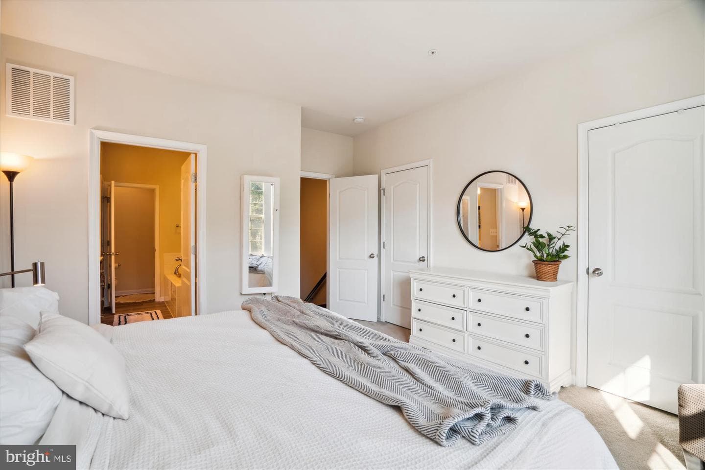 8148 Hollow Court photo 15