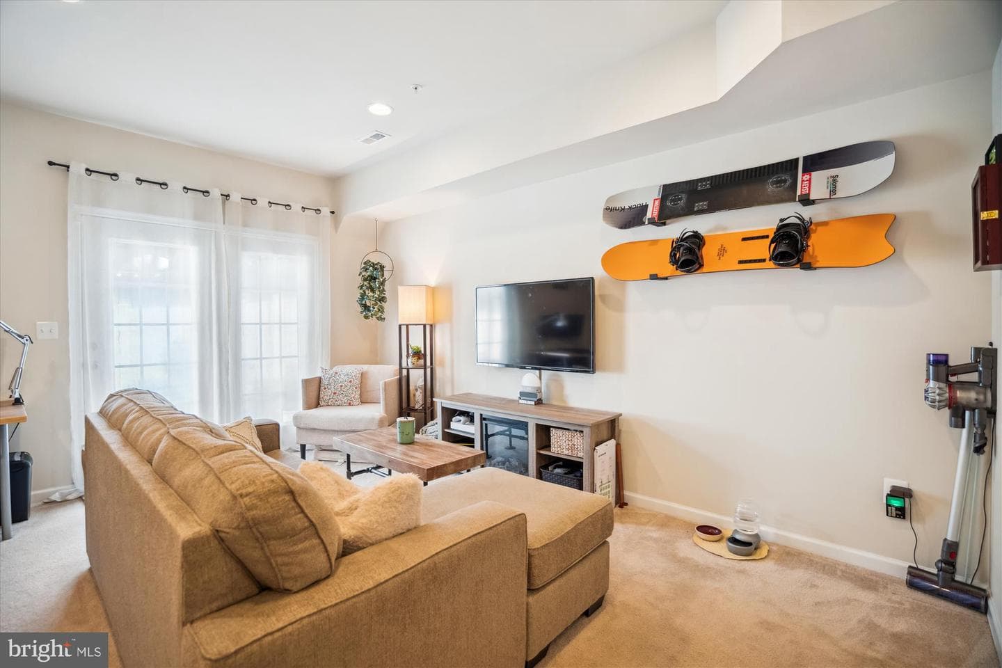 8148 Hollow Court photo 24