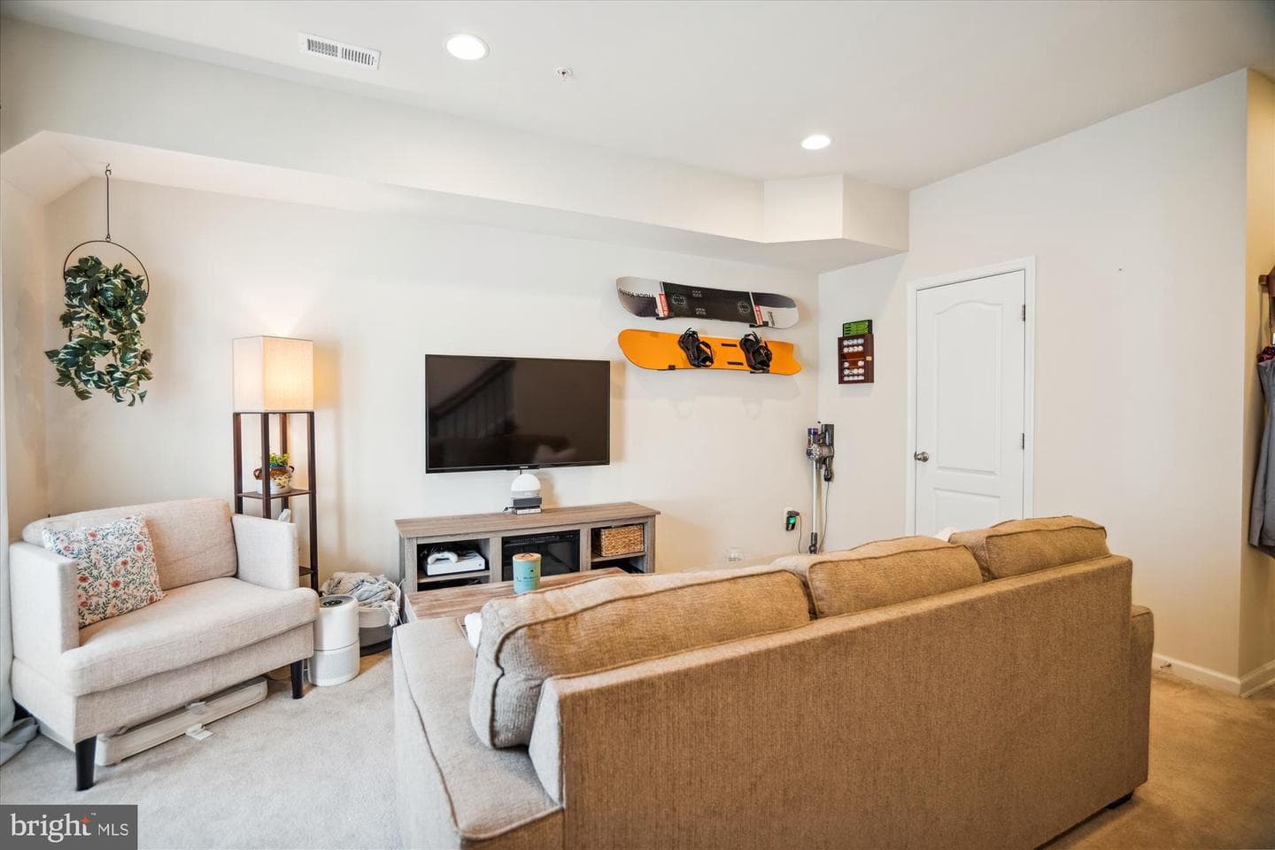 8148 Hollow Court photo 25