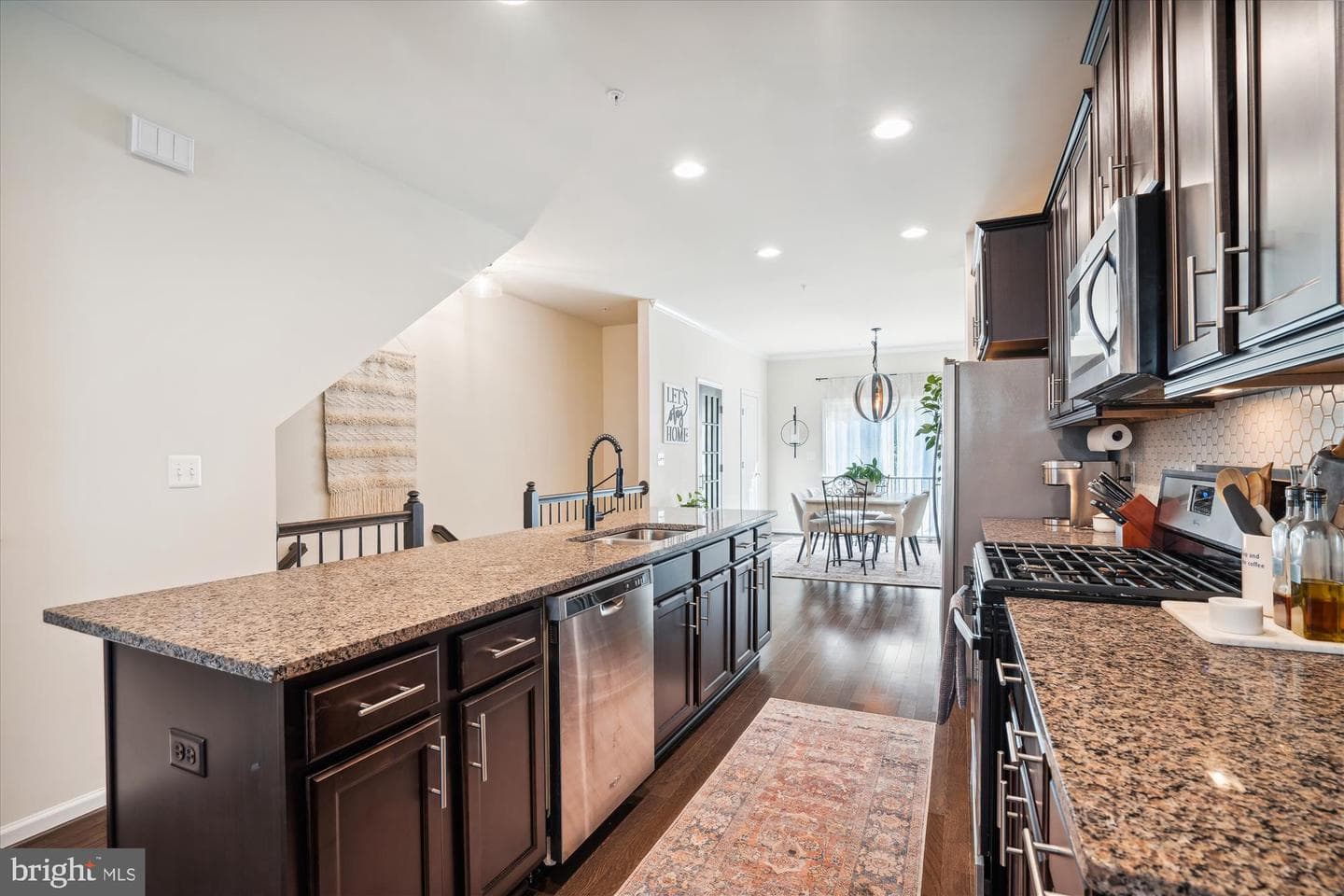 8148 Hollow Court photo 4