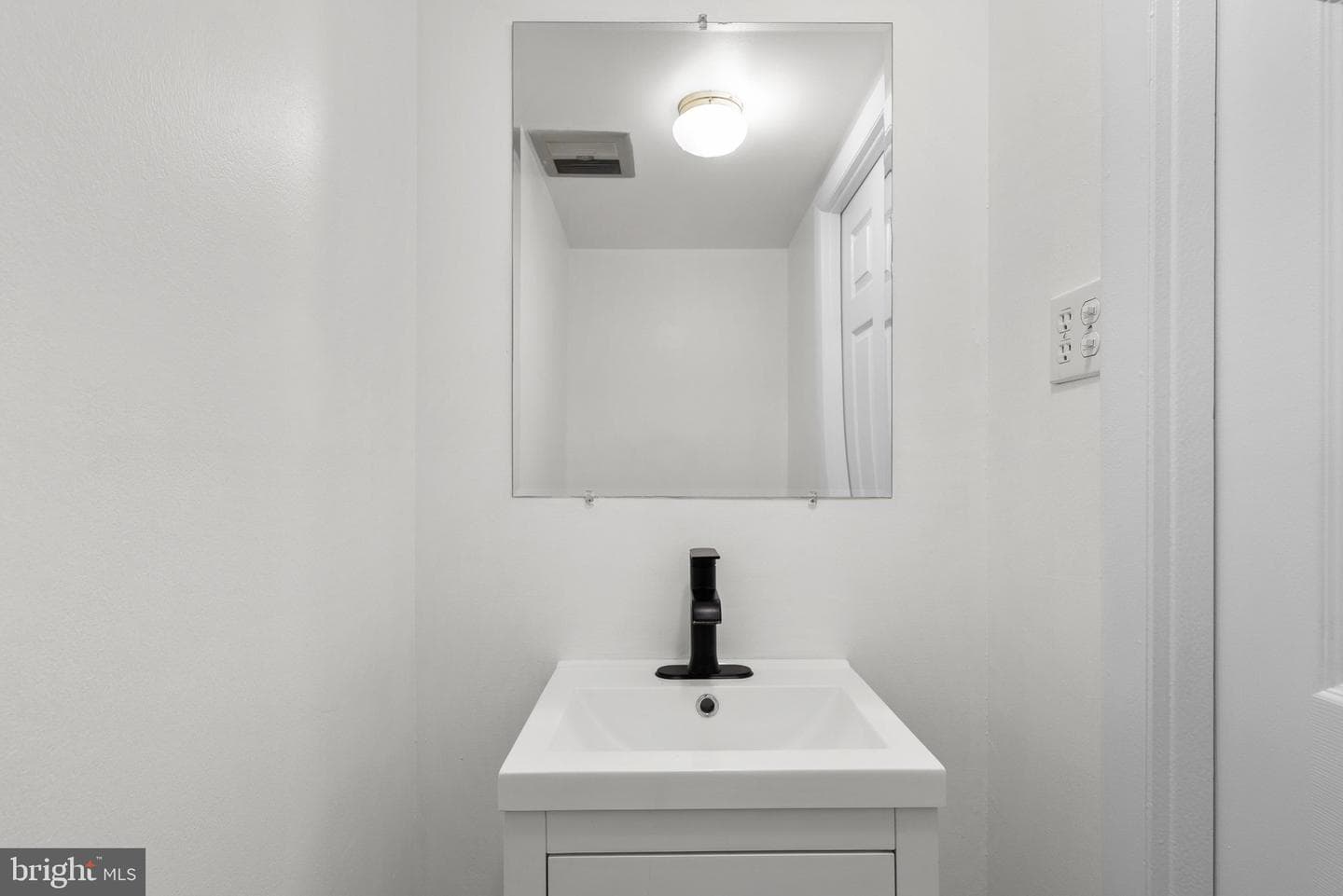 1736 Waldorf Court photo 23