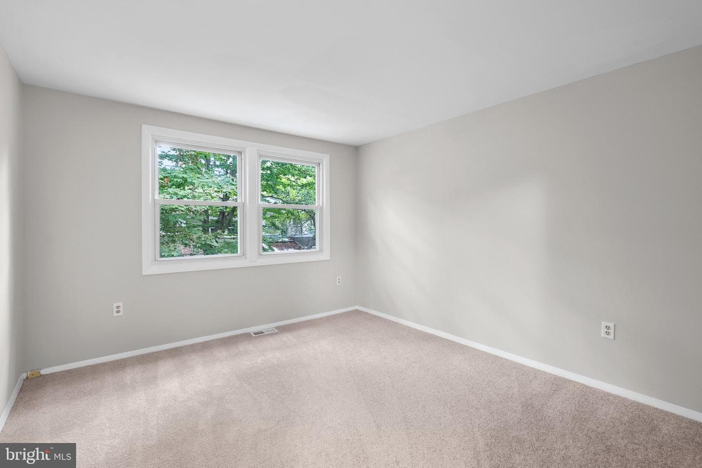 1736 Waldorf Court photo 27