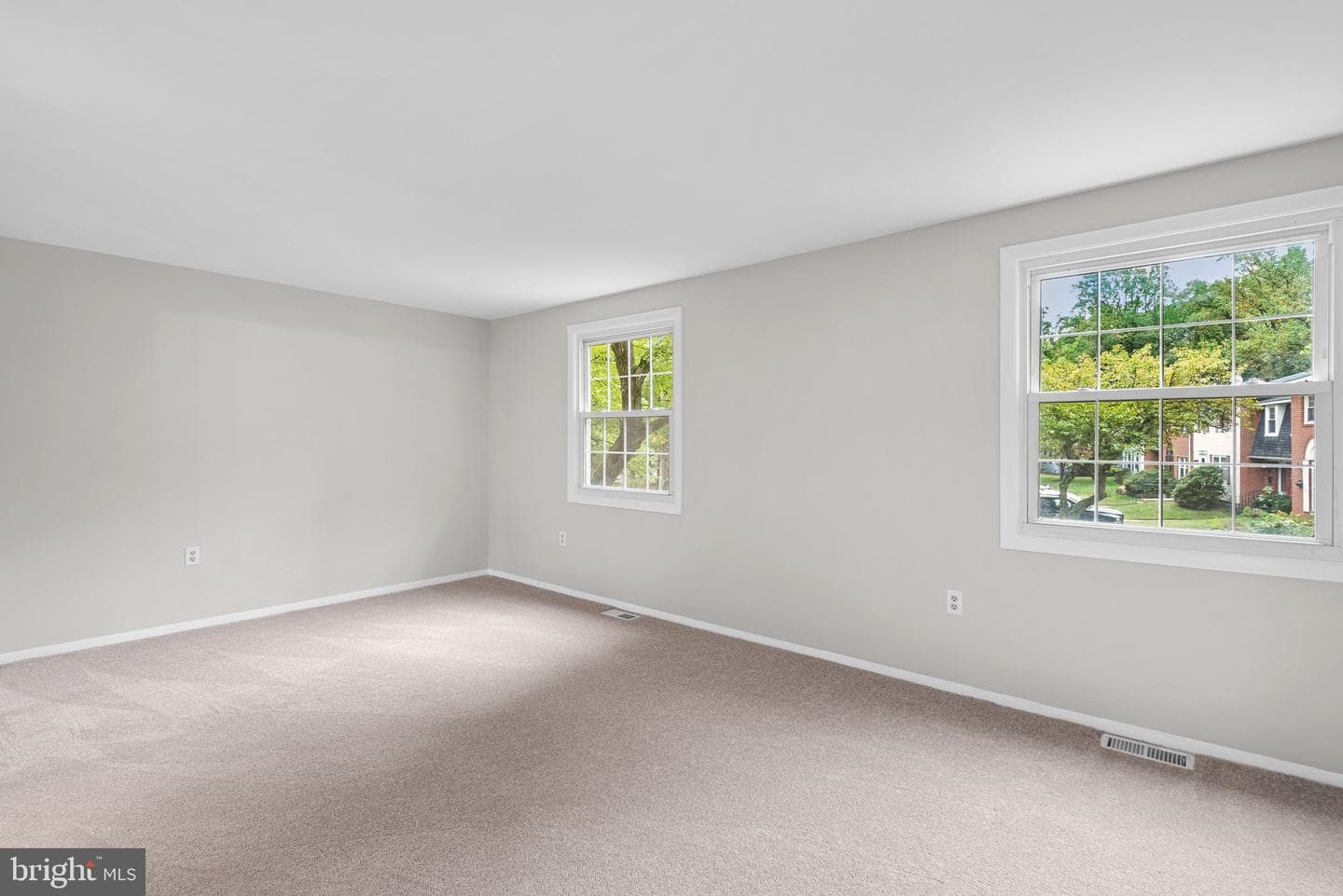 1736 Waldorf Court photo 31